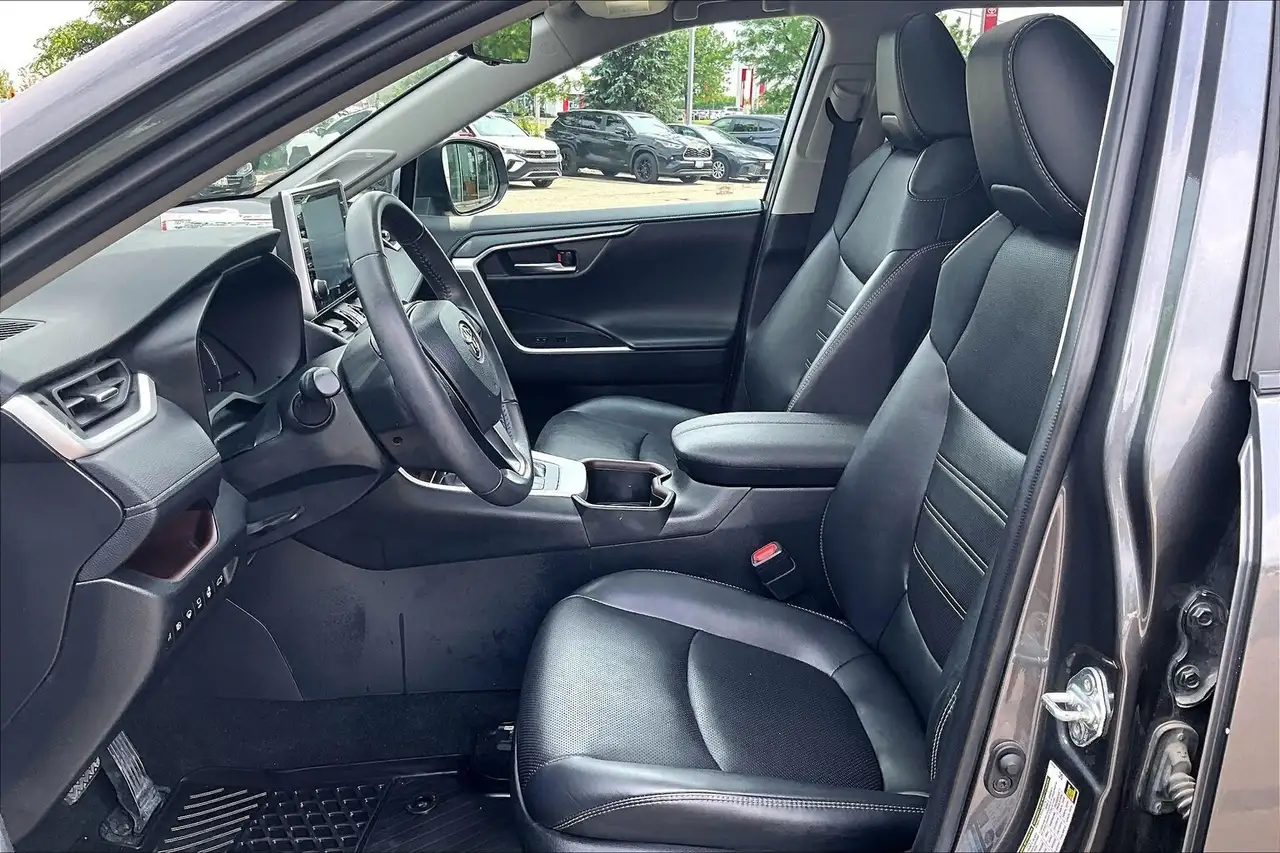 Toyota RAV 4 снимка Toyota RAV 4