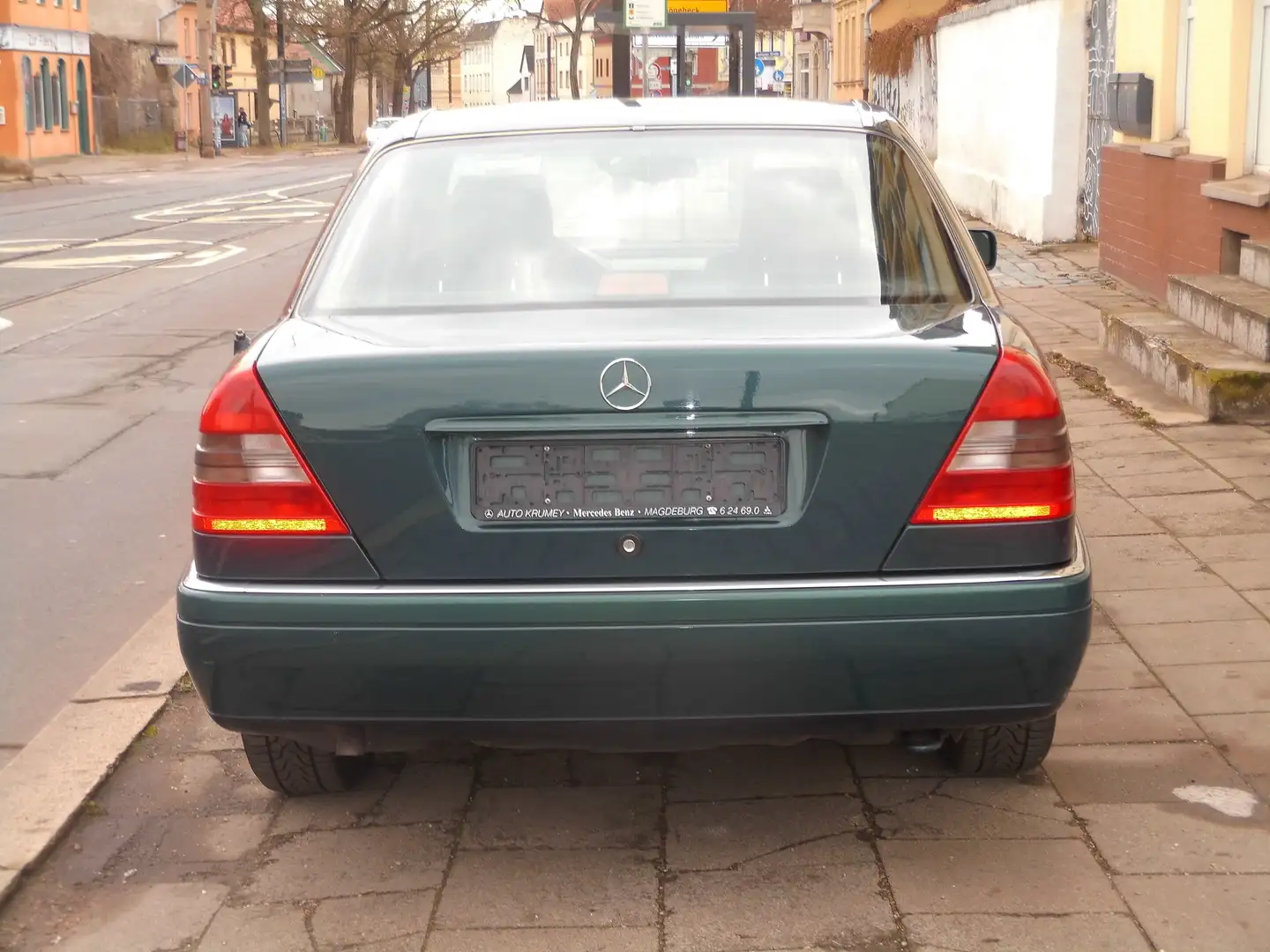 Mercedes-Benz C 180 C-Klasse Elegance Zöld - 2