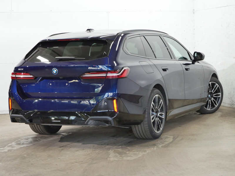 BMW 550 e xDrive M-Sport PANO*B&W*AHK*360°*HUD*MEMO* — photo 3