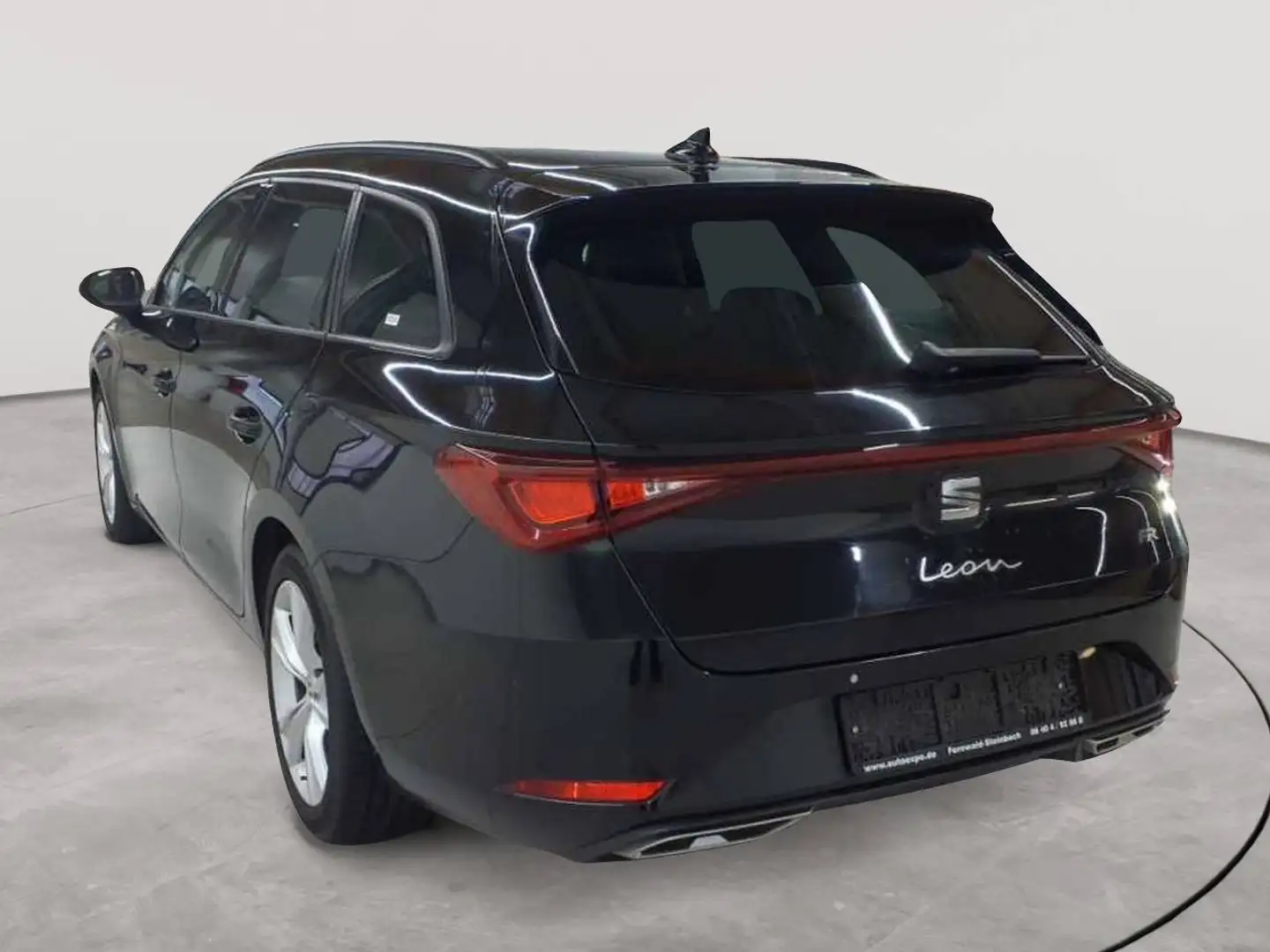 SEAT Leon Sportstourer 2.0 TDI DSG FR NAV AHK Schwarz - 2