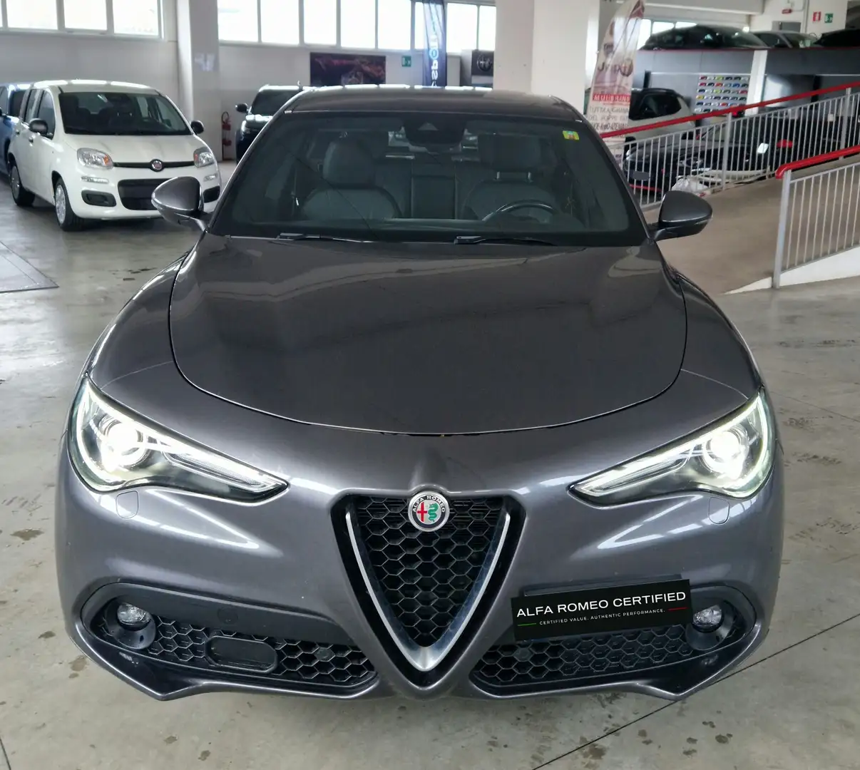 Alfa Romeo Stelvio Stelvio 2.2 t Ti Q4 210cv auto Grigio - 2