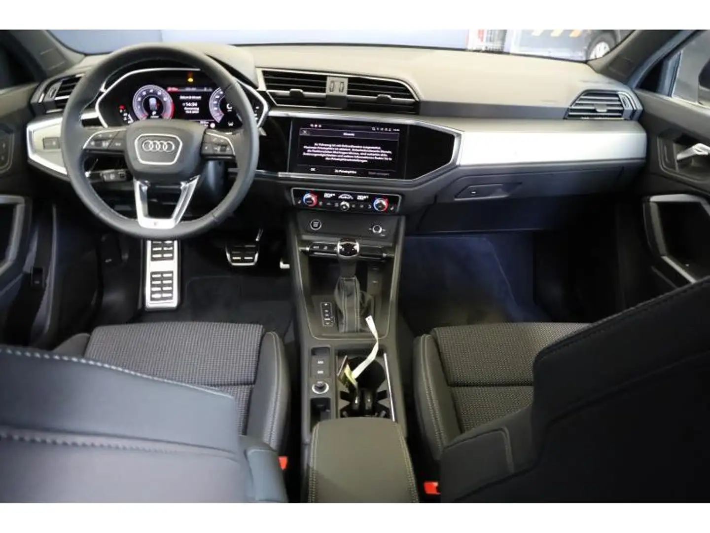 Audi Q3 Sportback S line Noir - 2