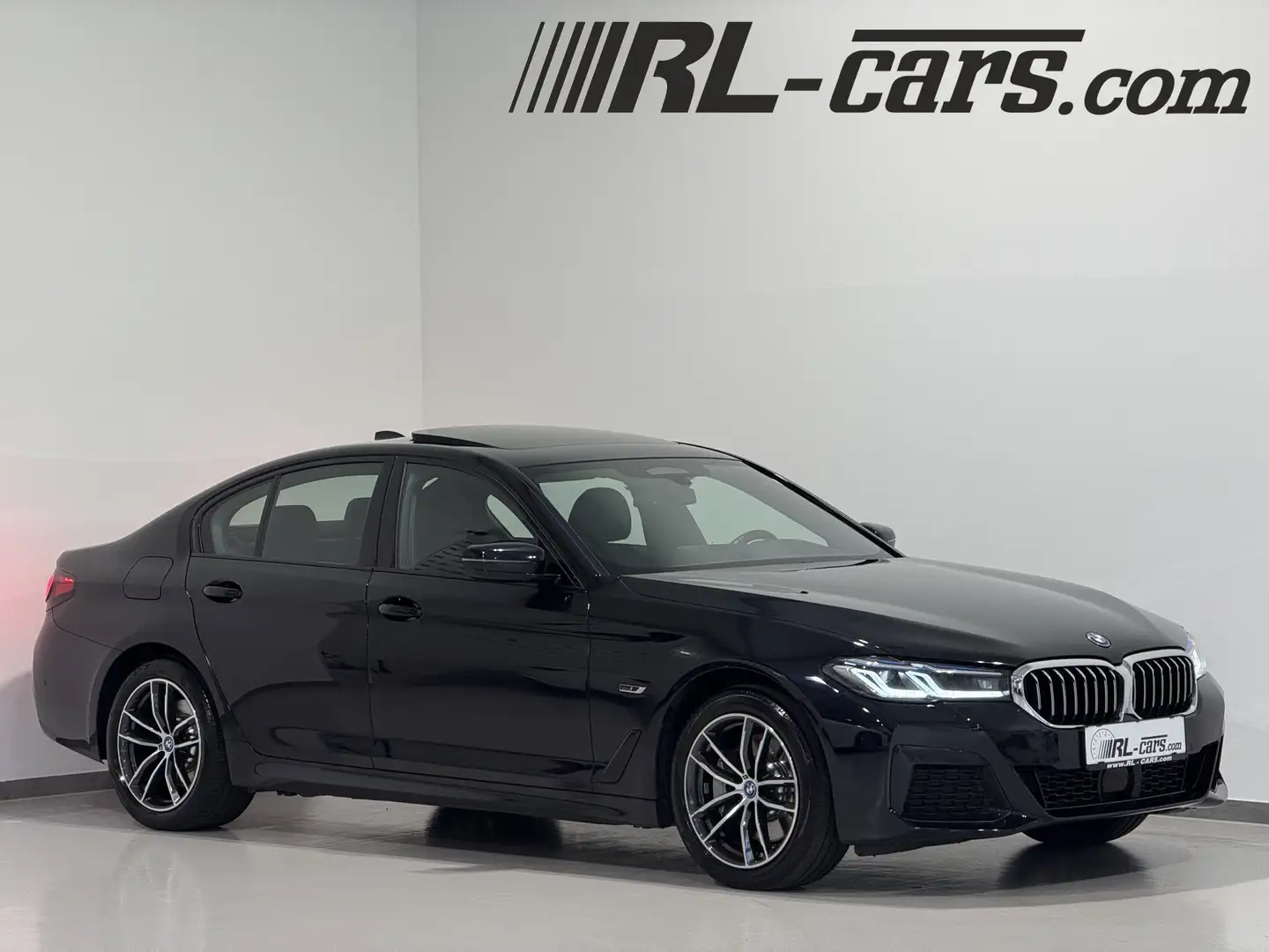 BMW 530 e xDrive G30 LCI Aut/M-Sport/Schiebedach/HEAD-UP Schwarz - 1