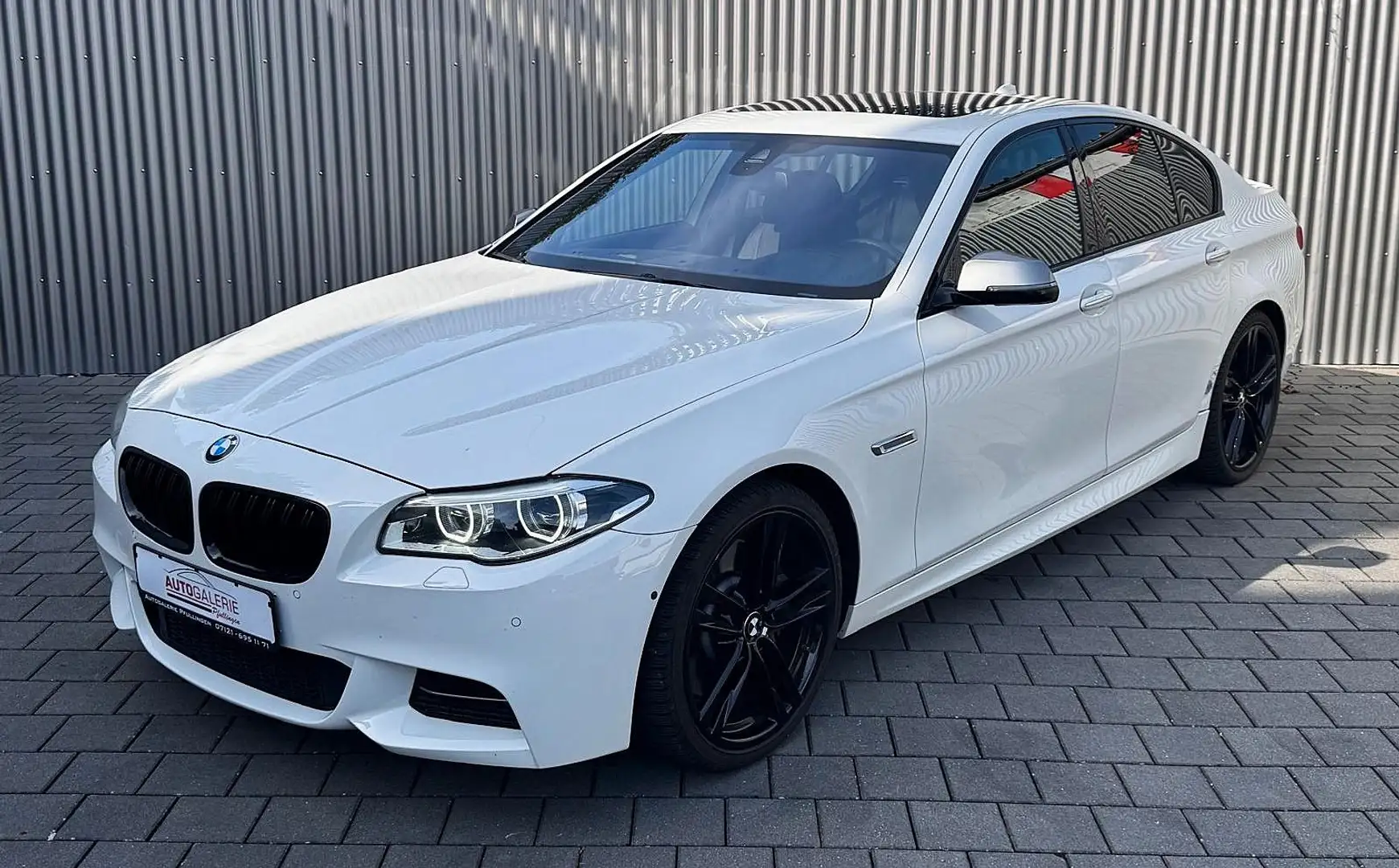 BMW 550 M550d xDrive ACC/360°/NAVI/SOFT/HUD/SCHALTWIPPEN Weiß - 1