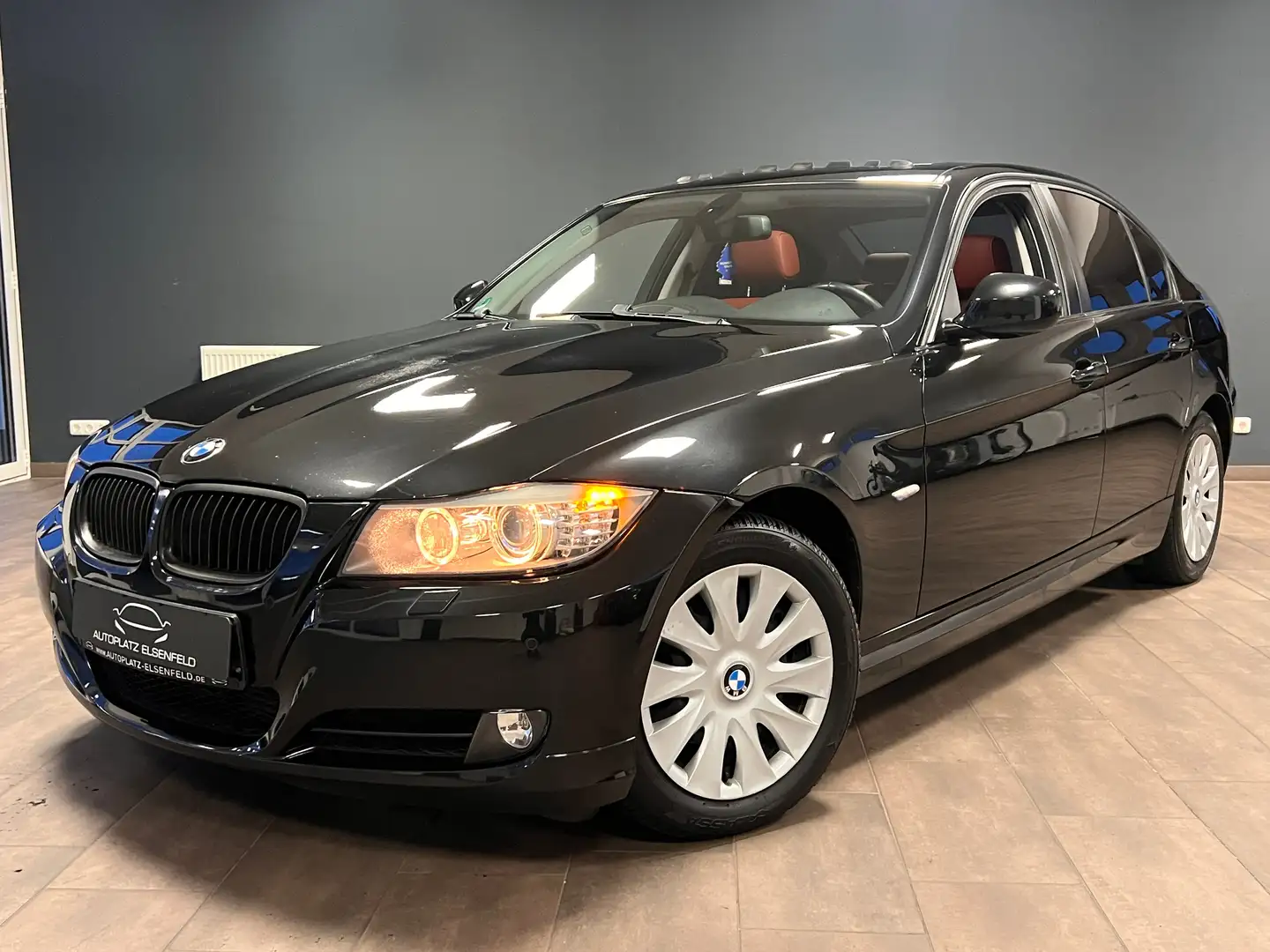 BMW 320 d E90 / XENON / LEDER / NAVI / TEMPOMAT Noir - 1