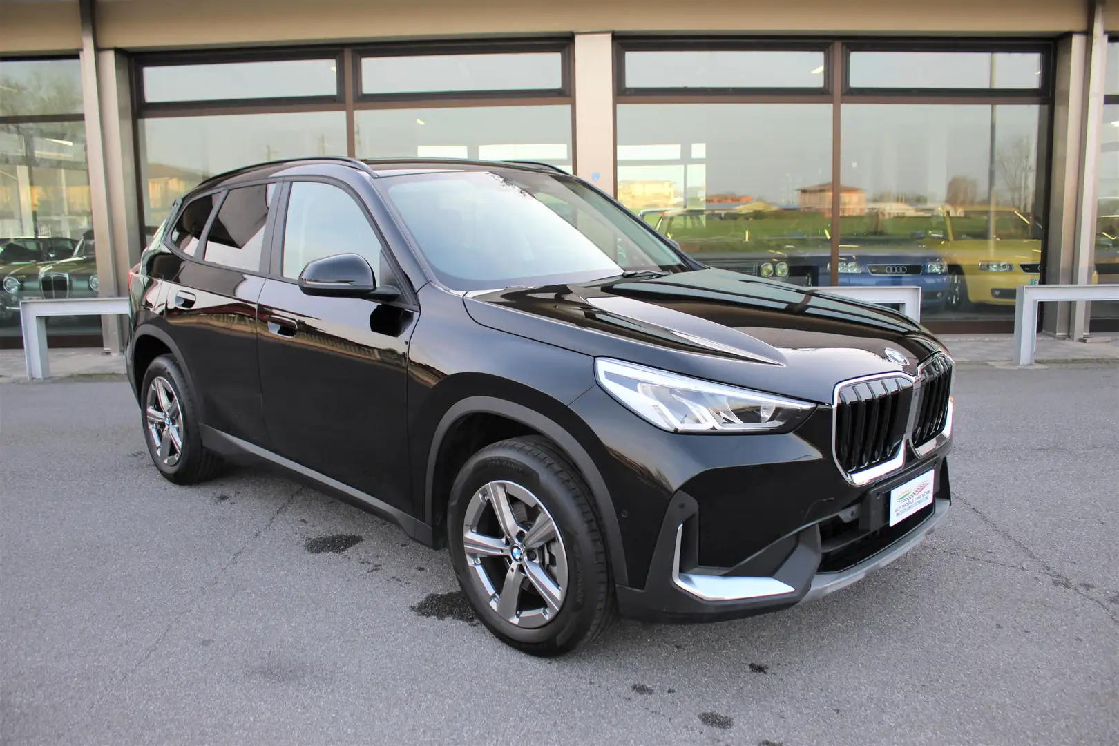 BMW X1 sDrive 18i VISIBILE IN SEDE - nuovo modello Zwart - 1