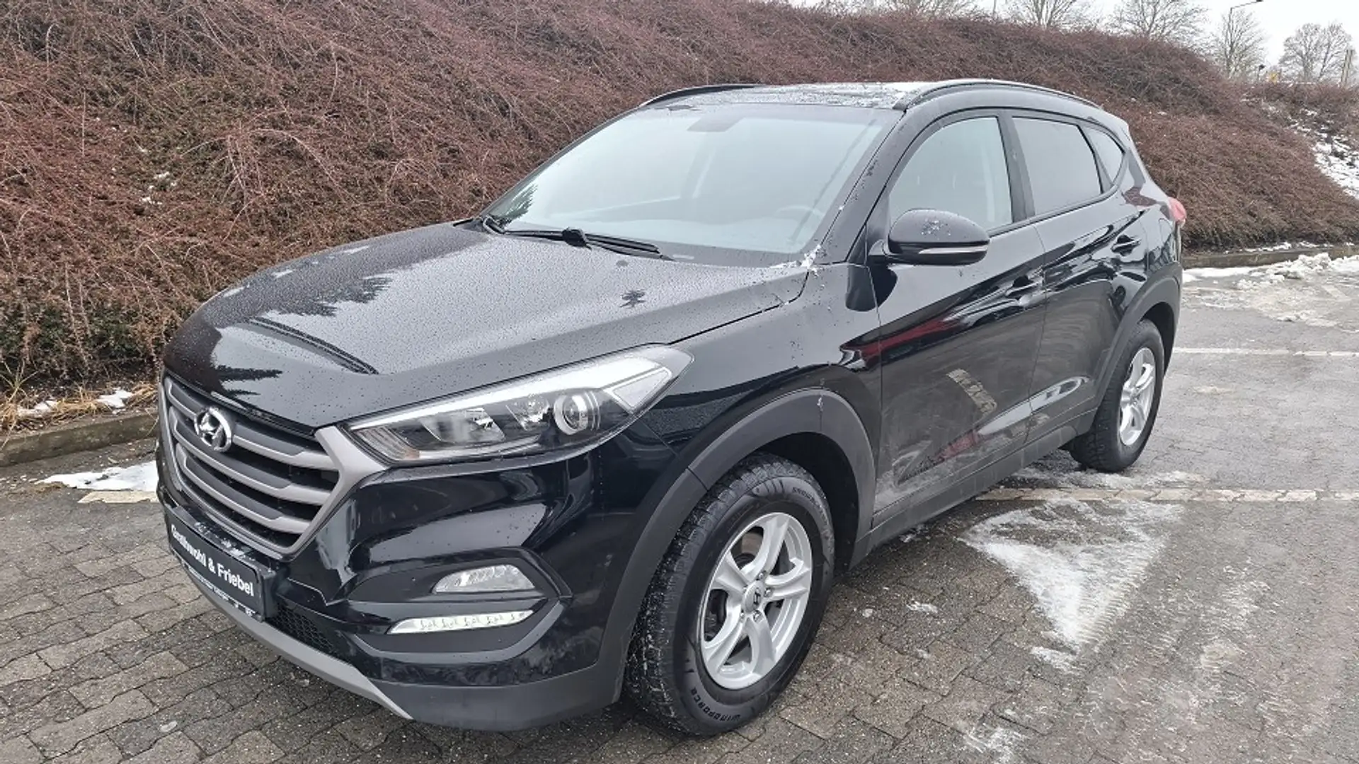 Hyundai TUCSON 1.6-T 7-DCT Trend 2WD+Navi+Panorama*AHK Schwarz - 1