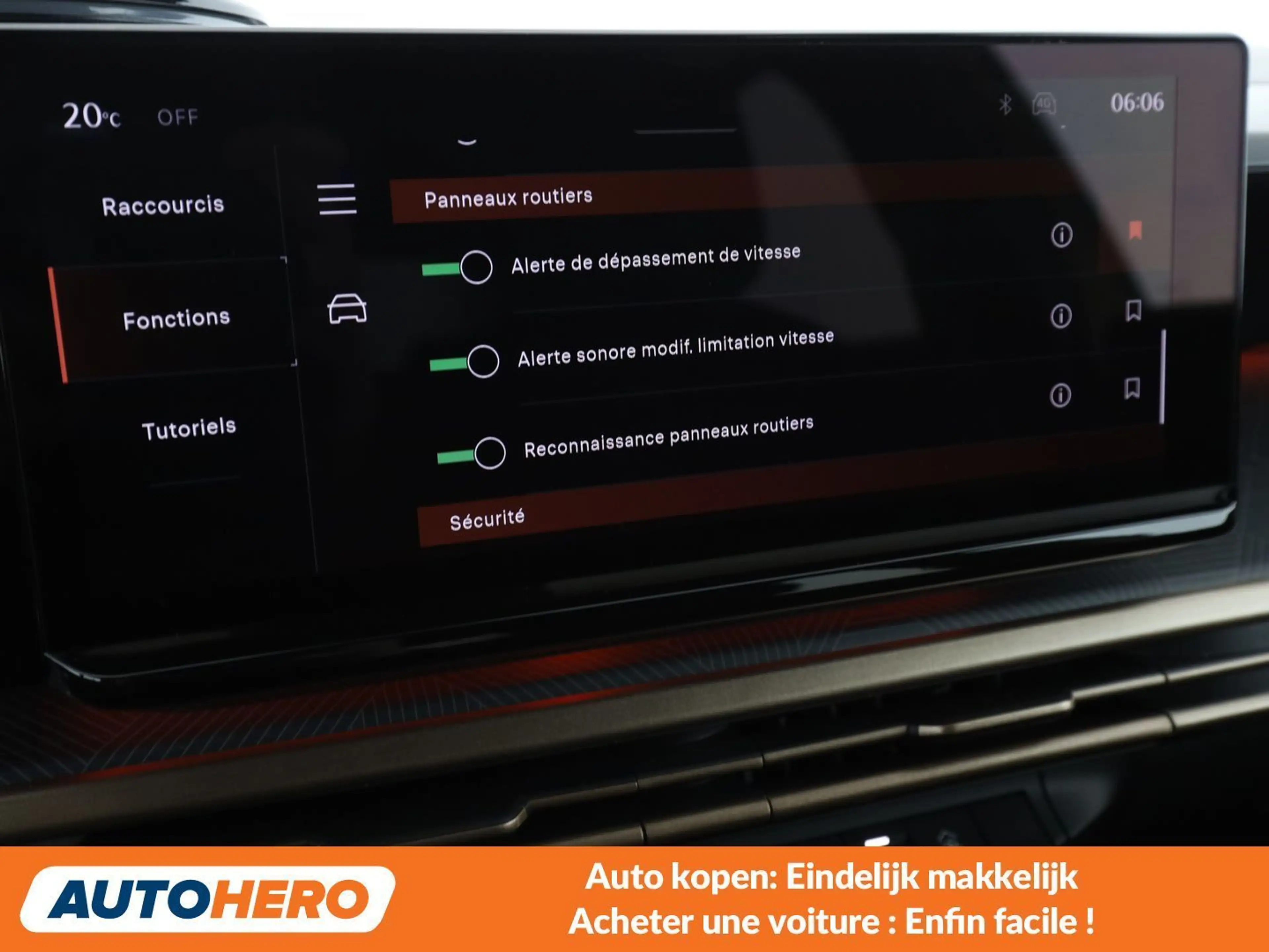 Lancia Ypsilon 1.2 Mild-Hybrid — photo 12