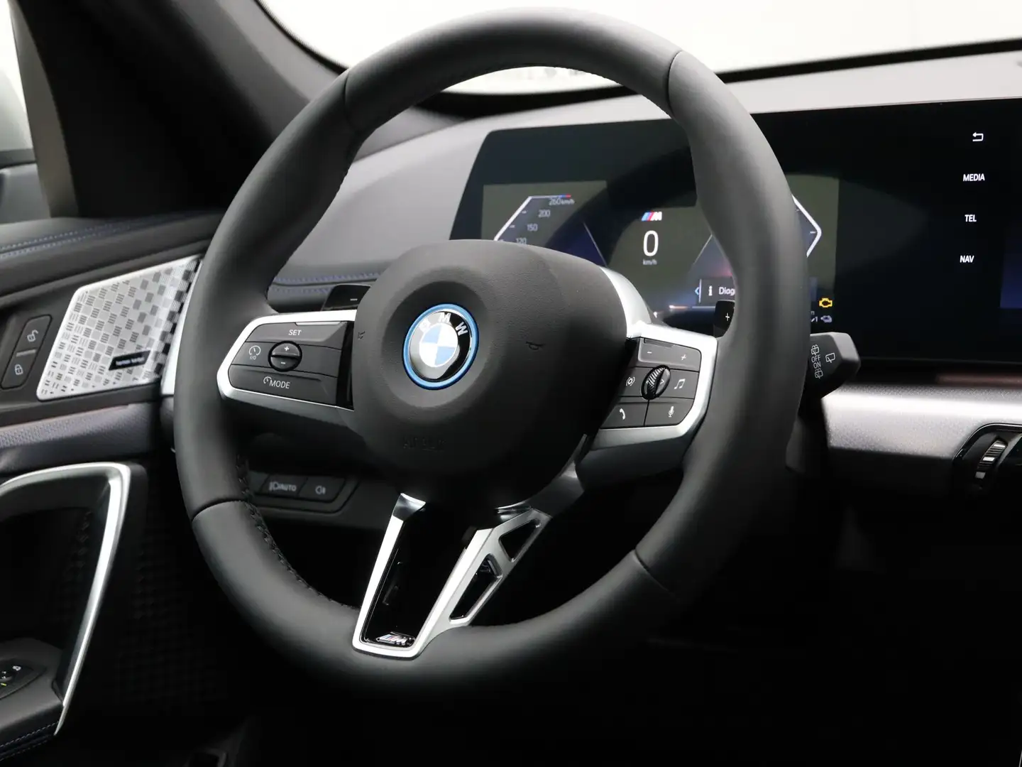 BMW X1 xDrive25e M Sport Gris - 2