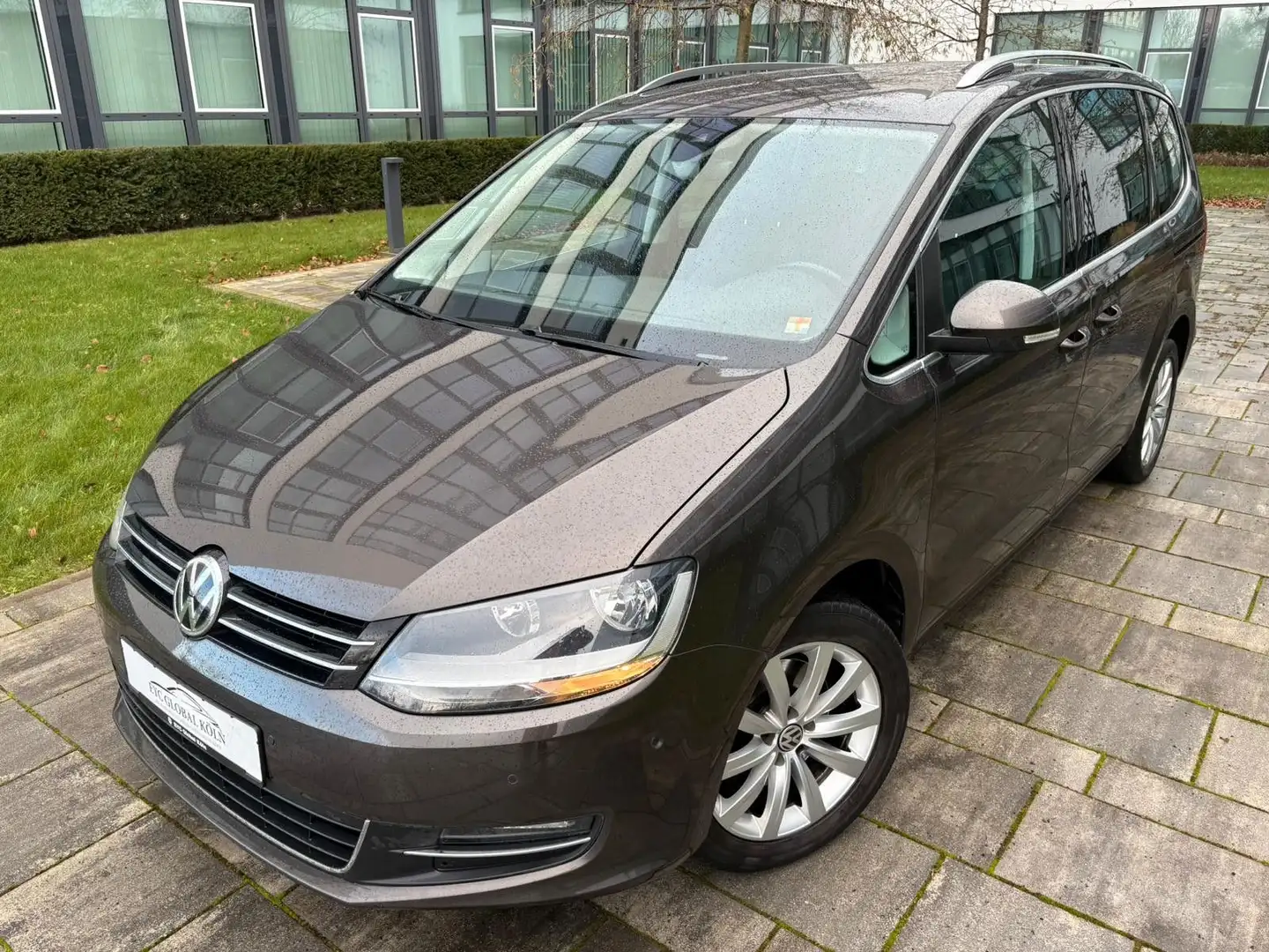 Volkswagen Sharan Highline,Automatik,Navi,7Sitz,8-Fach Alu, Noir - 2