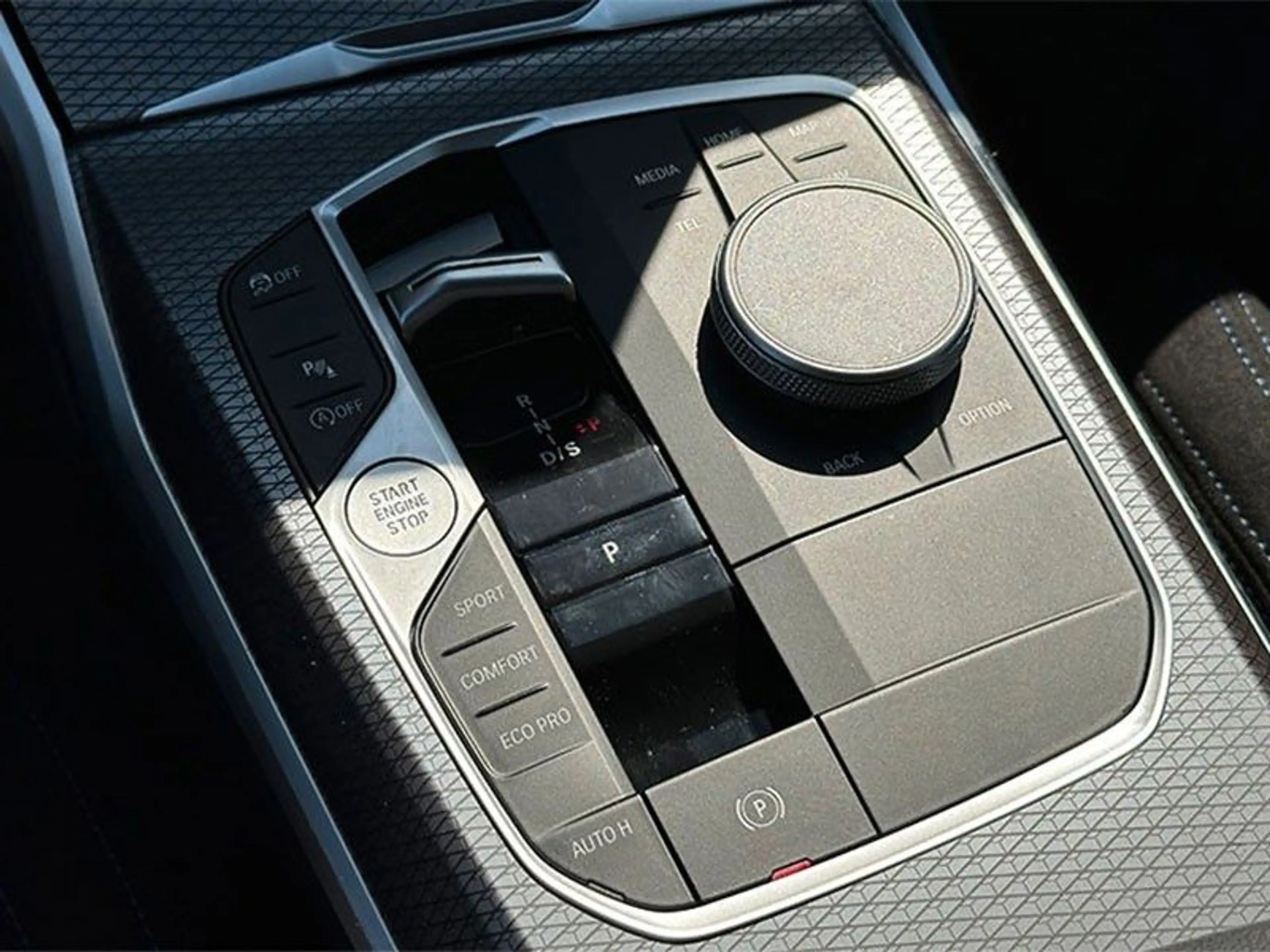 BMW 330 3 Touring 330 i xDrive M Sport — photo 15