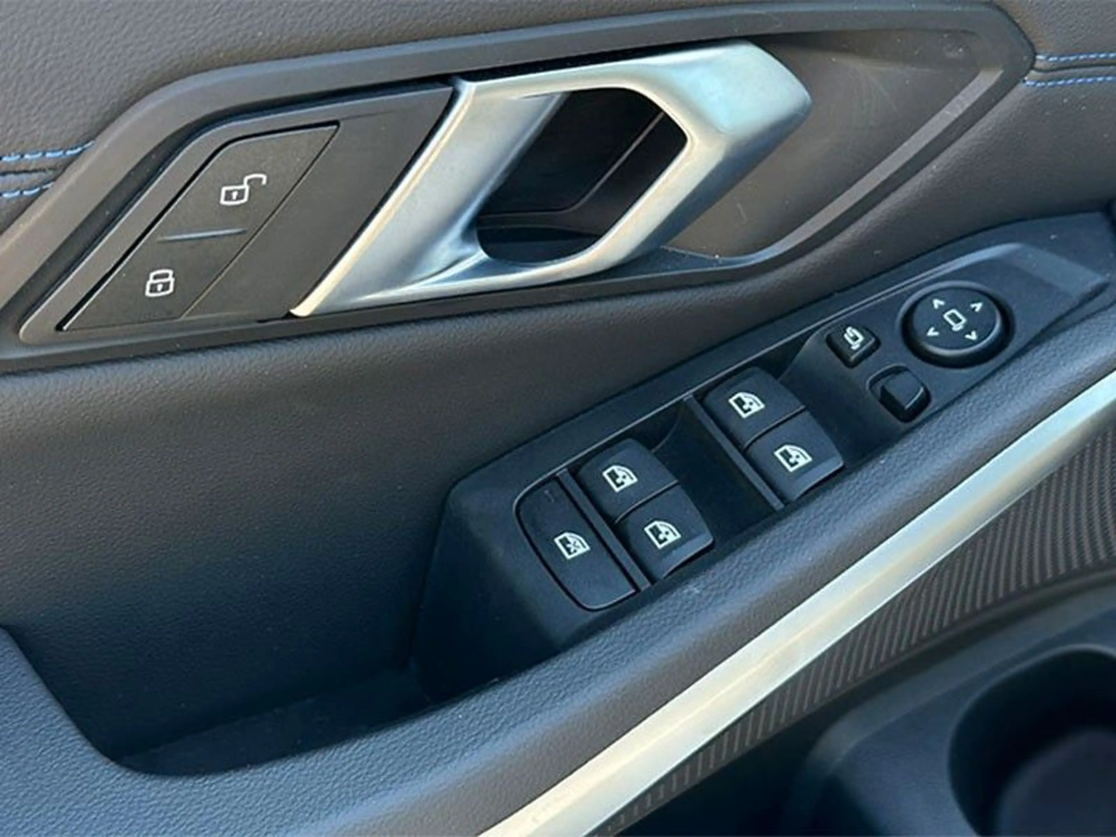 BMW 330 3 Touring 330 i xDrive M Sport — photo 19