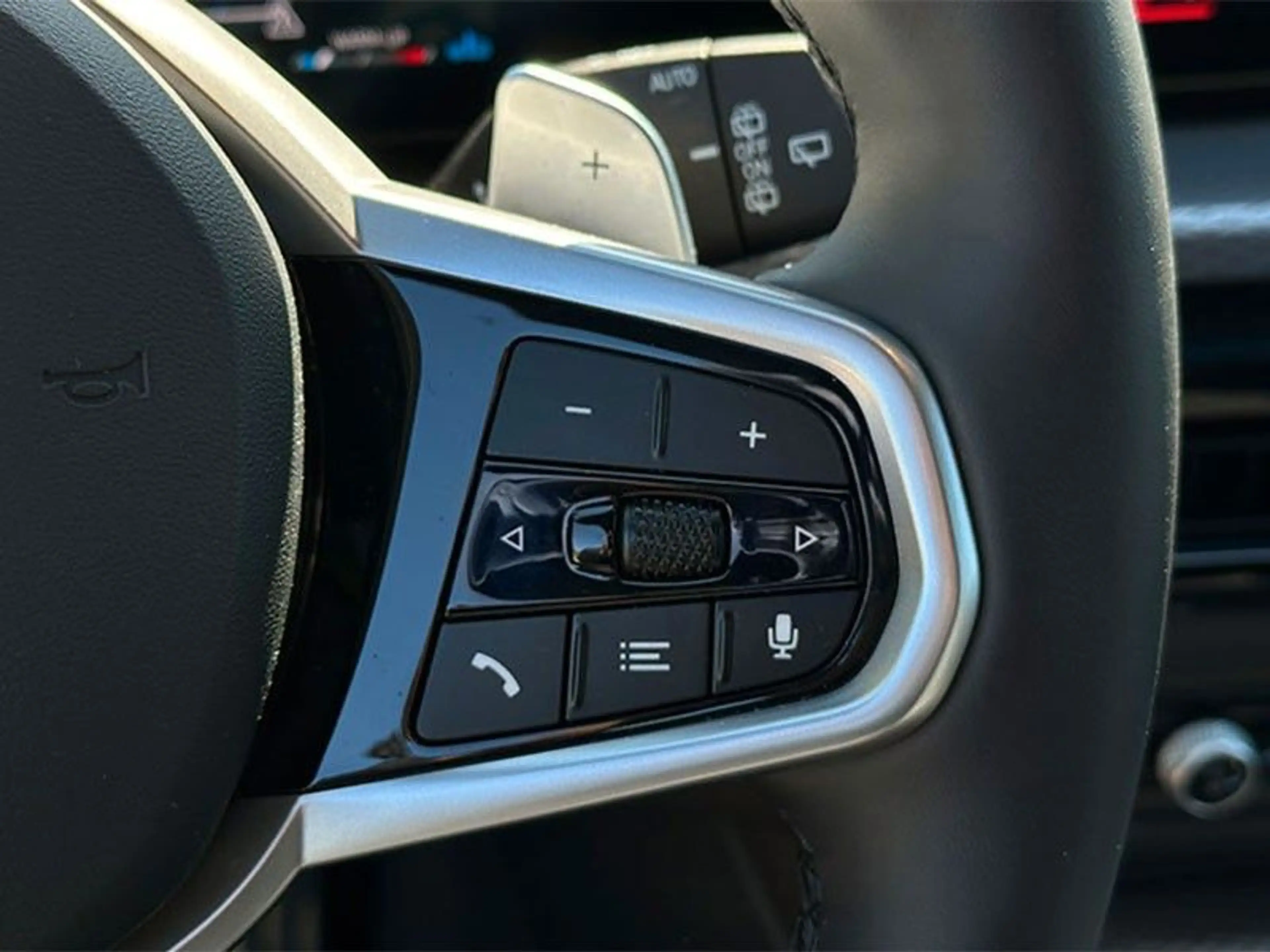 BMW 330 3 Touring 330 i xDrive M Sport — photo 9