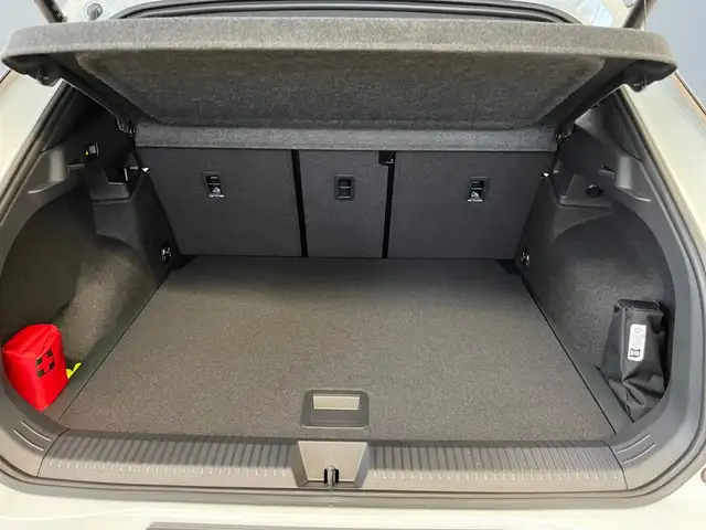 Volkswagen T-Roc view 14
