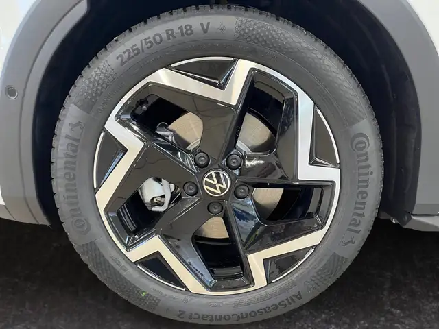 Volkswagen T-Roc view 15
