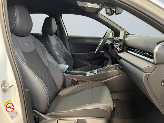 Volkswagen T-Roc view 10