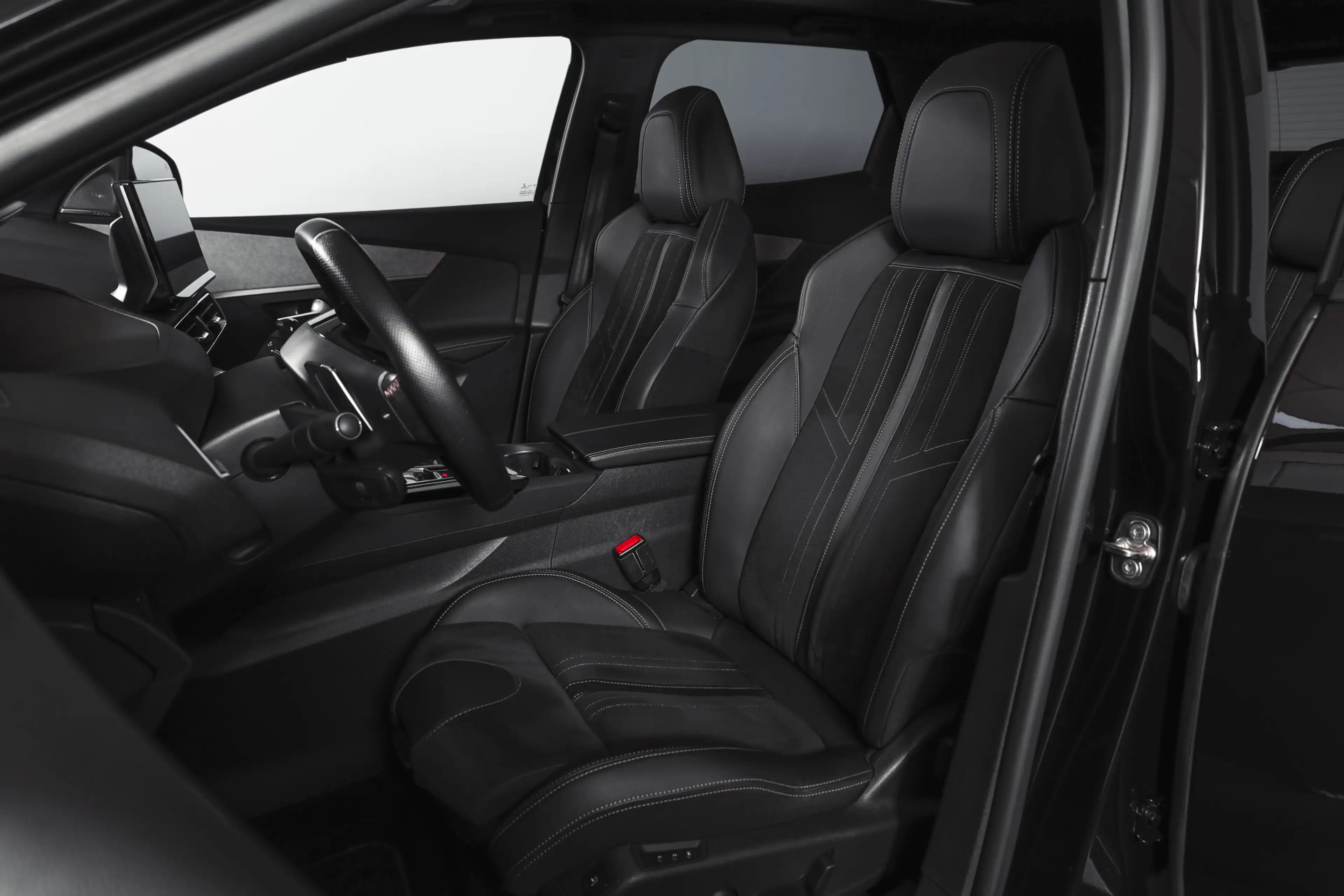 Peugeot 3008 1.2 PureTech Blue Lease GT 131 PK | black pakket | — photo 6