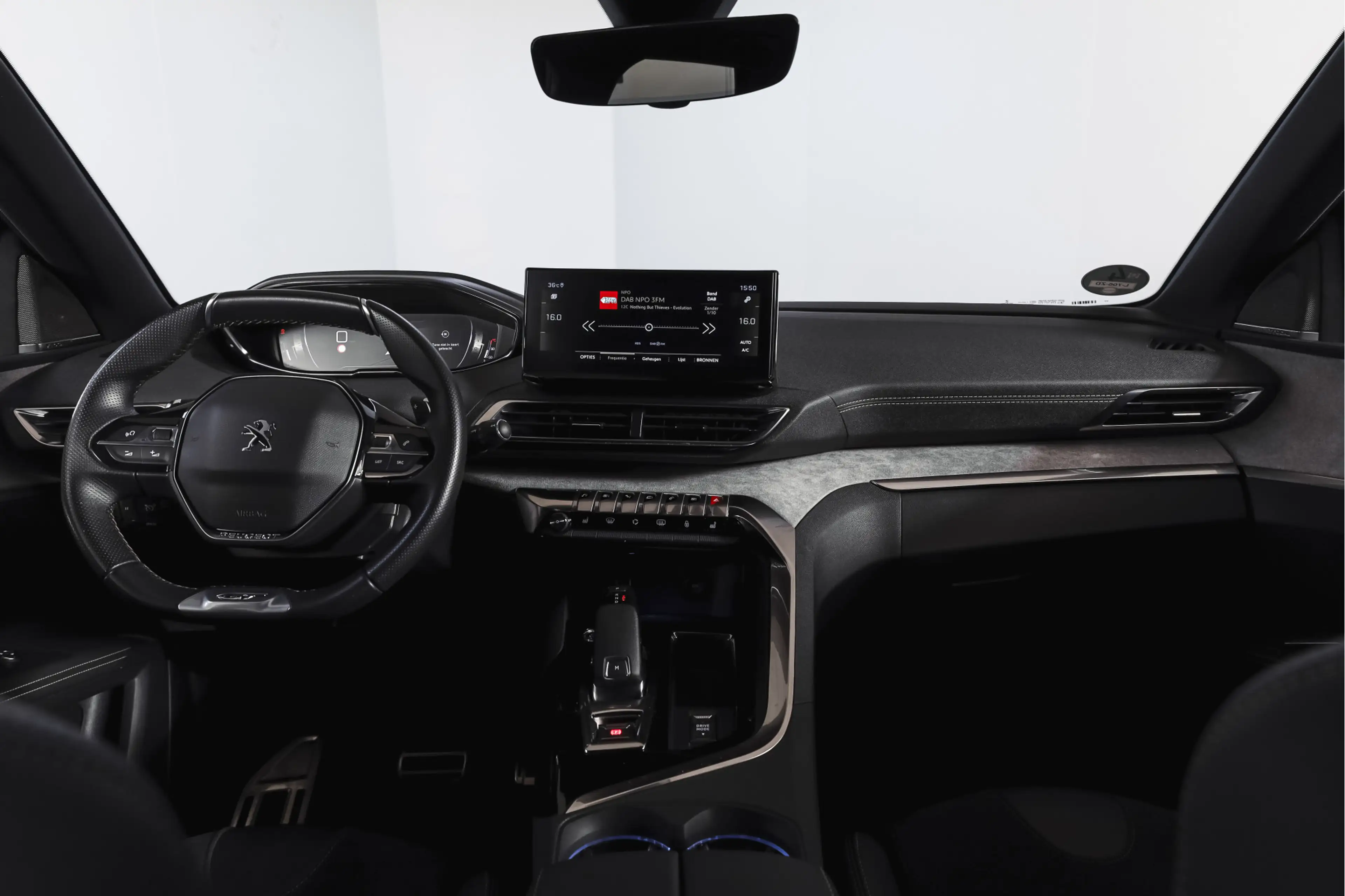 Peugeot 3008 1.2 PureTech Blue Lease GT 131 PK | black pakket | — photo 3