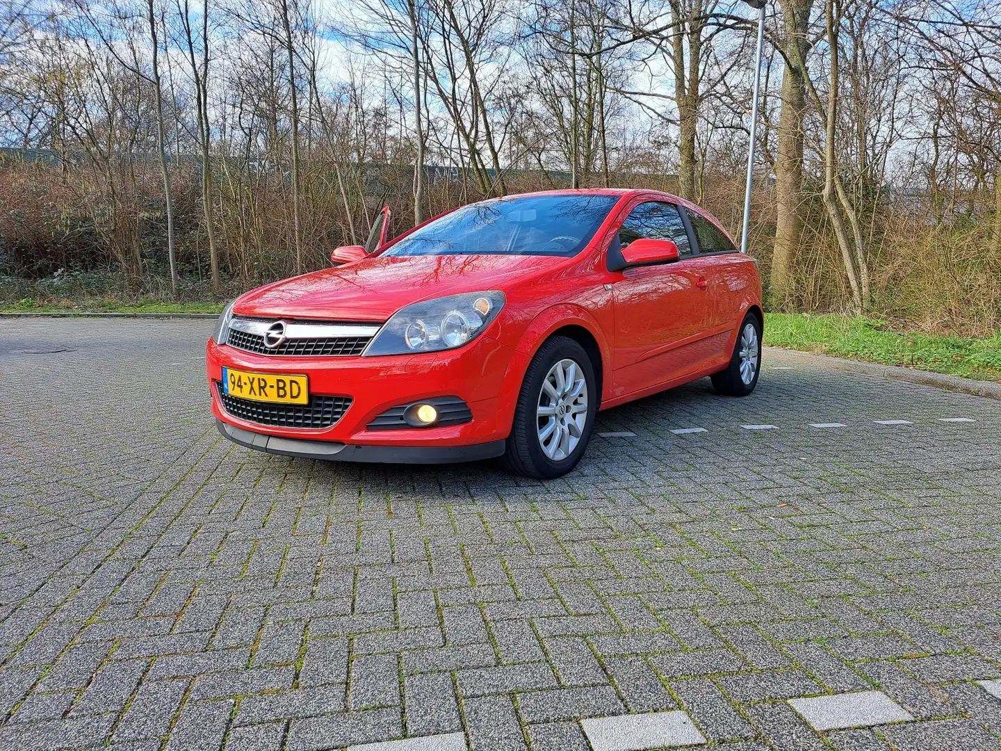 Opel Astra 1.6 Temptation Rood - 1