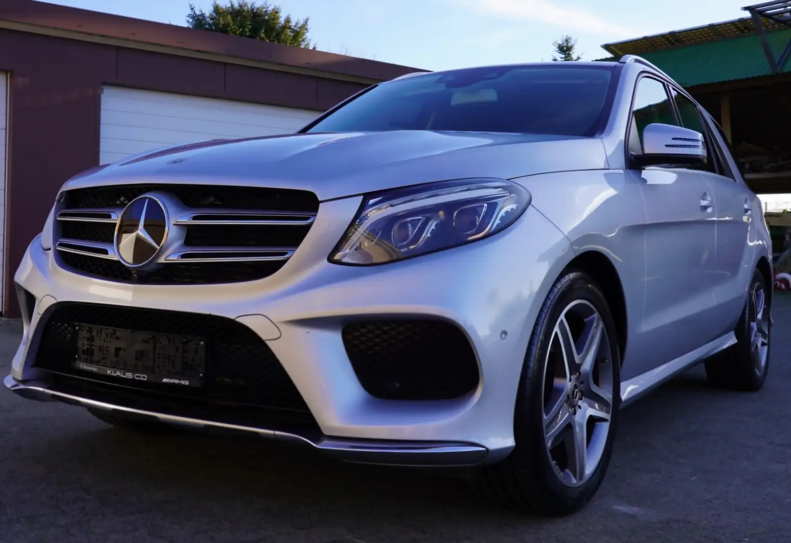 Mercedes-Benz GLE 350 GLE Diesel d 4Matic Luftfederung AMG Line AH 3,5t Silber - 1