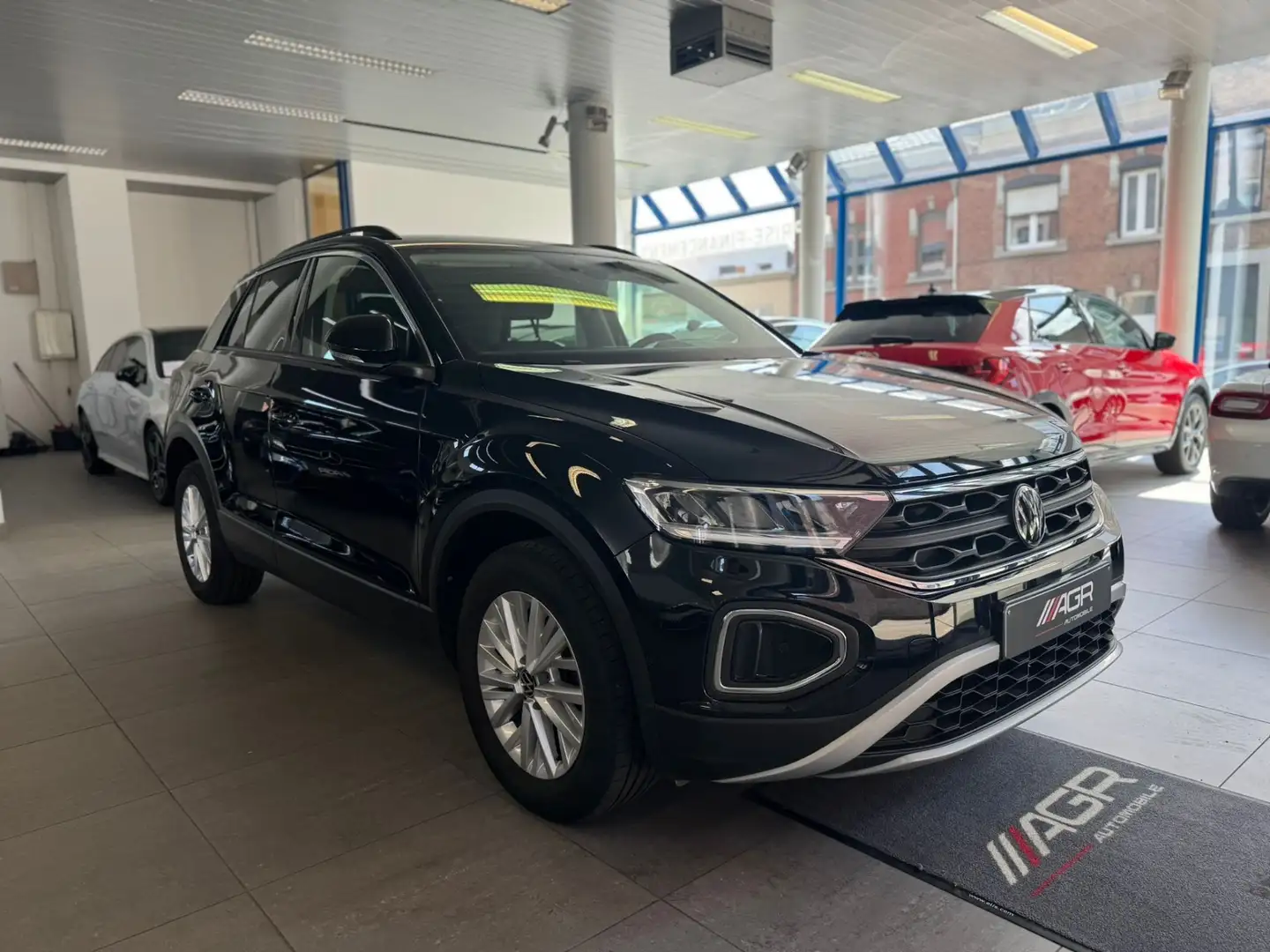 Volkswagen T-Roc NEW MODEL TRES BIEN EQUIPÉ Negro - 2