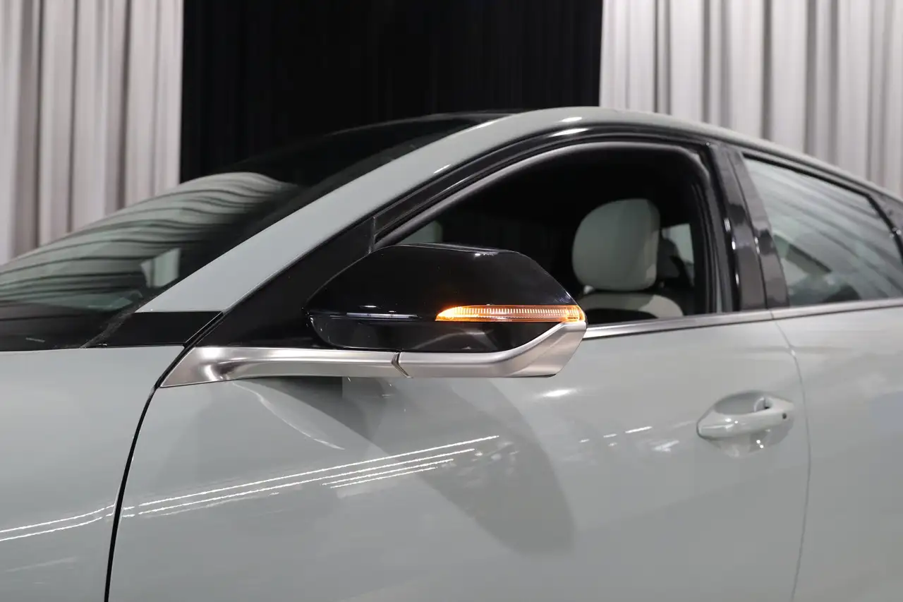 Kia K4 снимка Kia K4