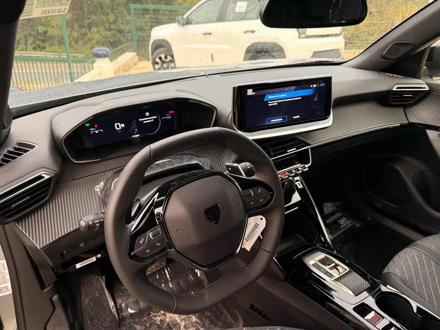 Peugeot 2008 Hybrid 145 e-DCS6 Allure Grigio - 2