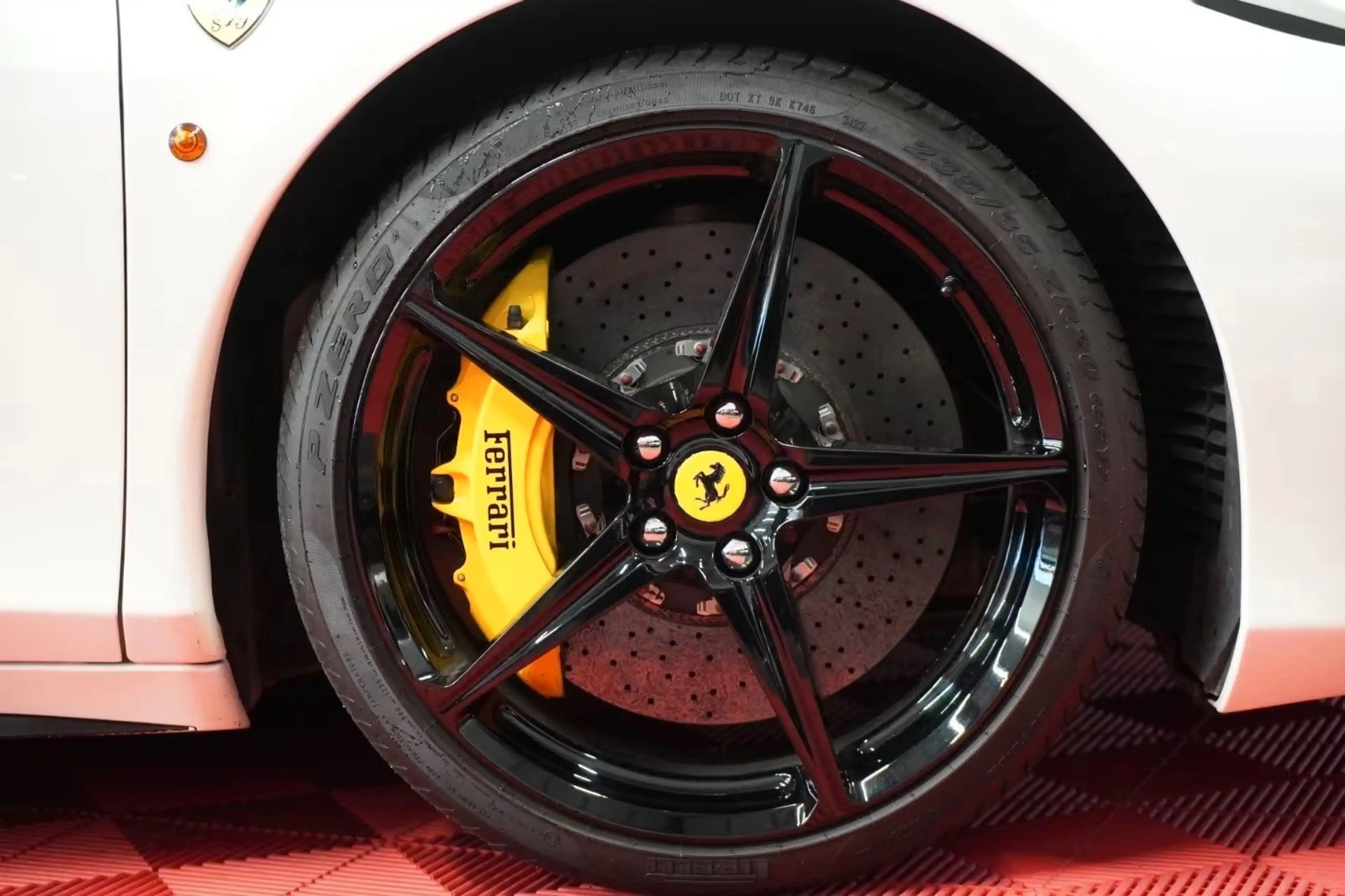 Ferrari 458 Italia Pininfarina *Unfallfrei* — photo 9