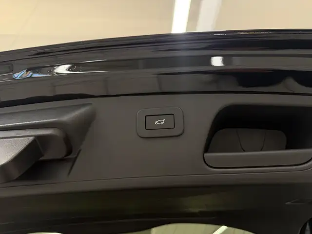 Jaguar E-Pace view 11
