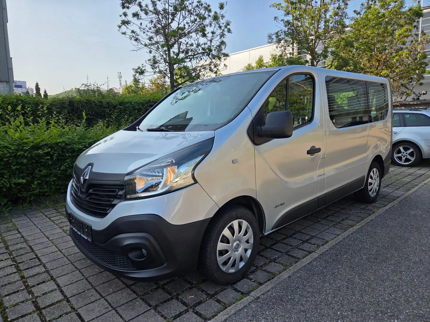 Renault Trafic L1H1 2,7t Expression 1.HD 8-Si SHZ TEMPOM Grau - 1