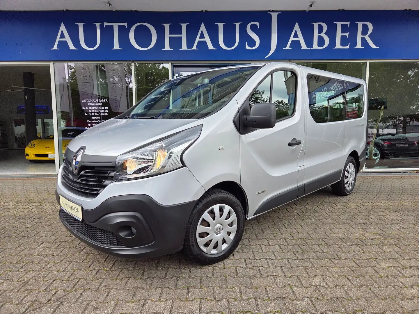 Renault Trafic L1H1 2,7t Expression 1.HD 8-Si SHZ TEMPOM Gris - 1
