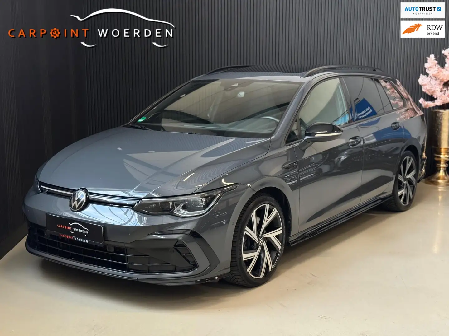 Volkswagen Golf Variant 2.0 TSI R-LINE | PANO | HARMAN KARDON | CAMERA | V Grijs - 1