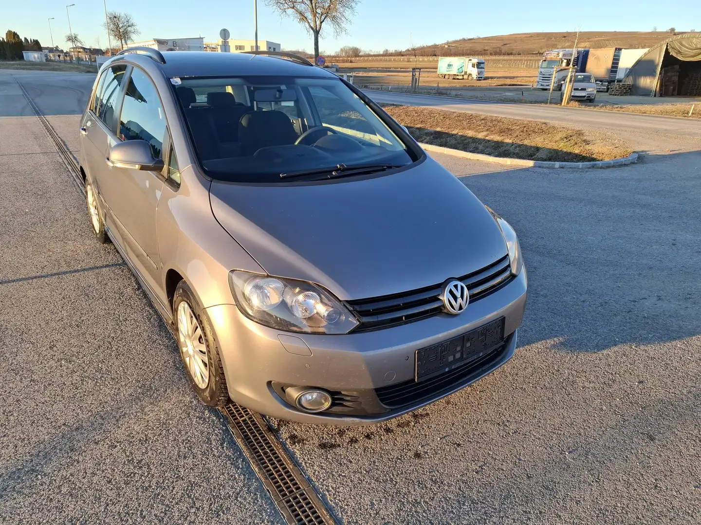 Volkswagen Golf Plus Golf Plus Rabbit 1,6 TDI DPF Rabbit Grau - 1