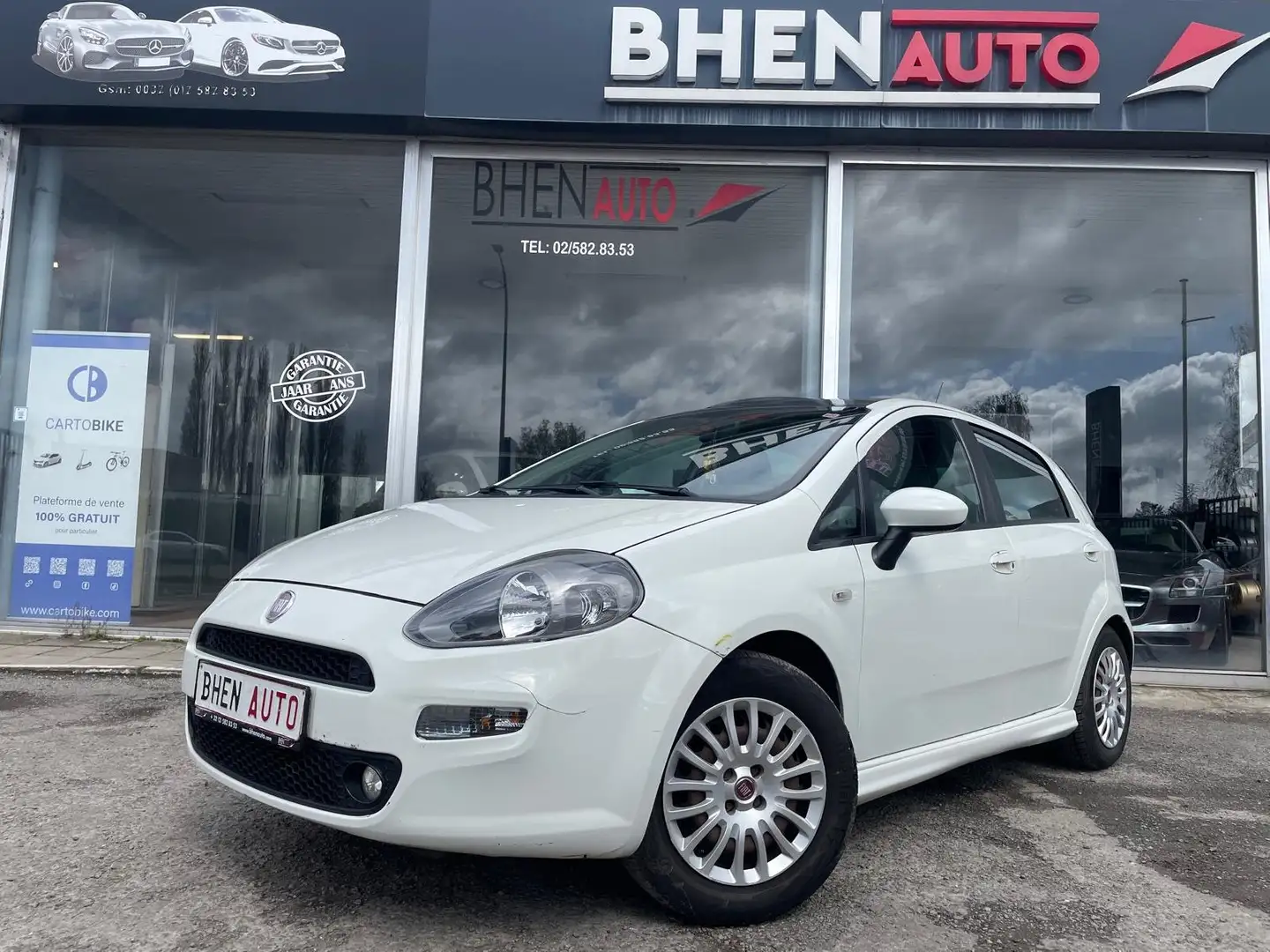 Fiat Punto 1.4i Easy /AUTOMATIC/TOIT PANO/EXPORT OU MARCHAND Blanc - 1