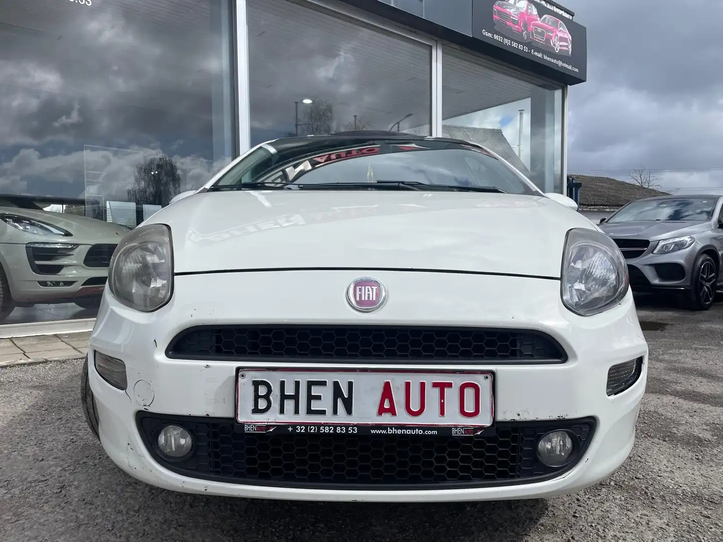 Fiat Punto 1.4i Easy /AUTOMATIC/TOIT PANO/EXPORT OU MARCHAND Blanc - 2