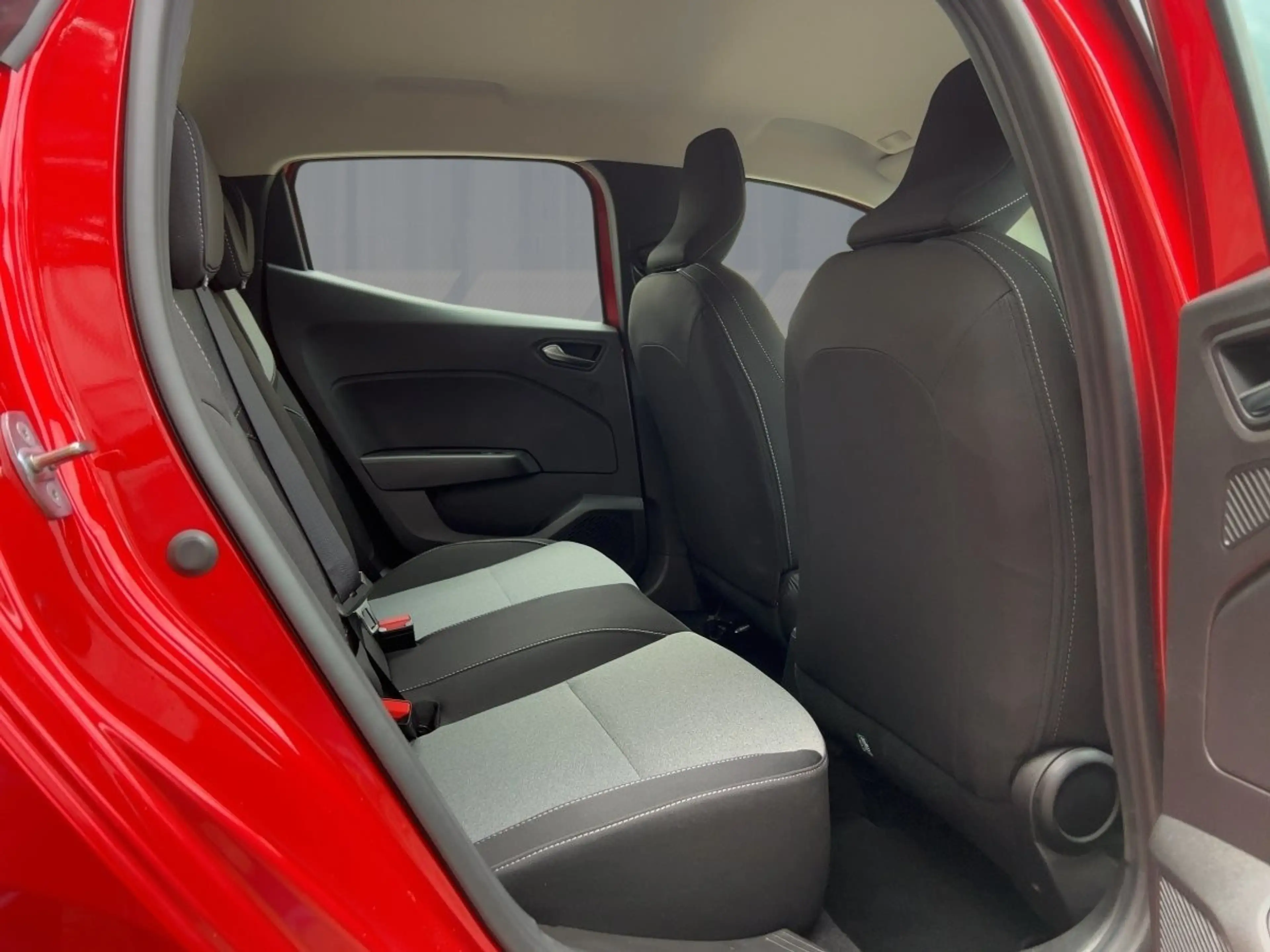Renault Clio EVOLUTION TCe 90 Apple CarPlay SHZ PDC KLIMA — photo 9