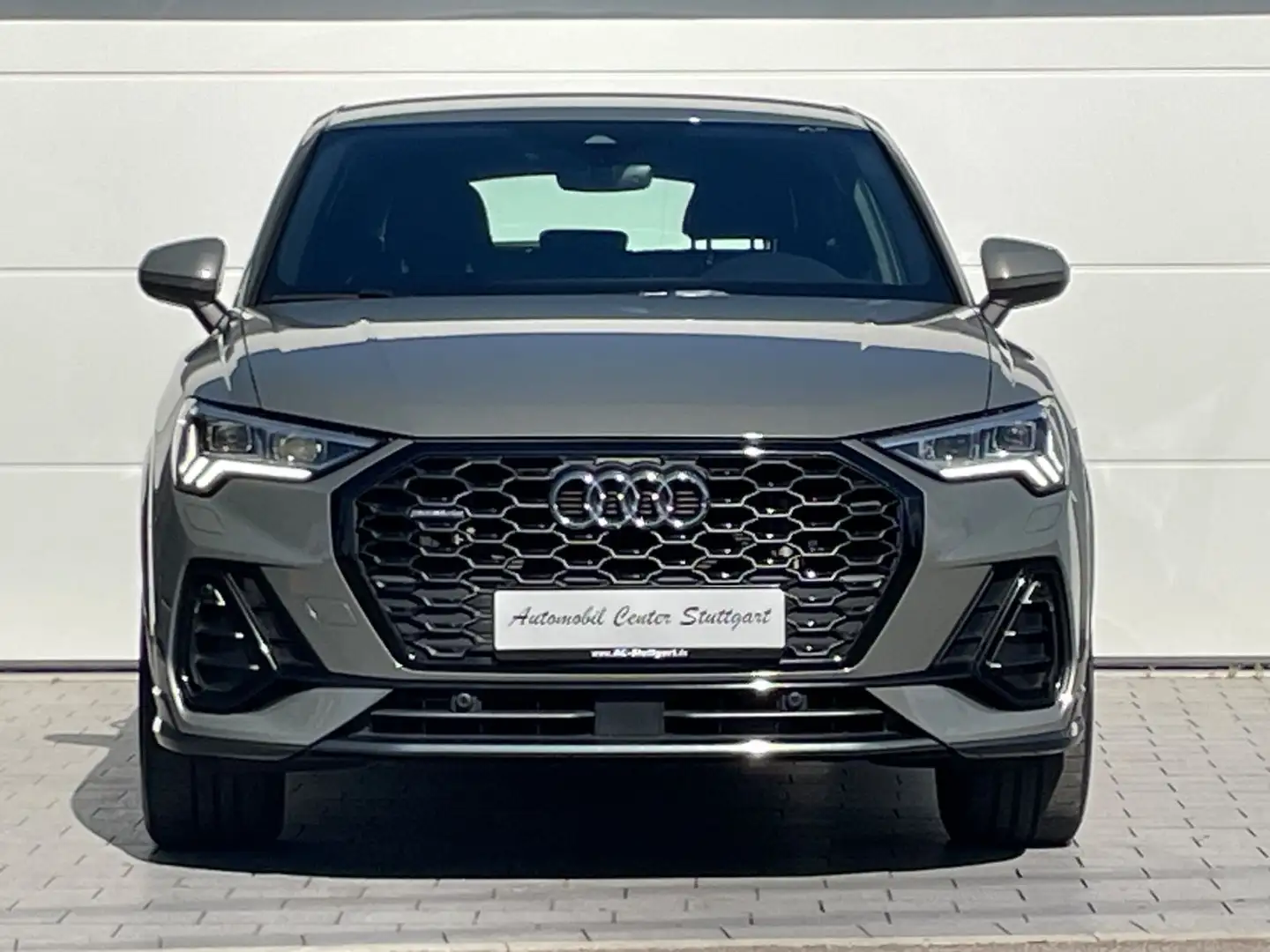 Audi Q3 Sportback 40 TFSI quattro 3x S line OPTIK-PAK Grau - 2
