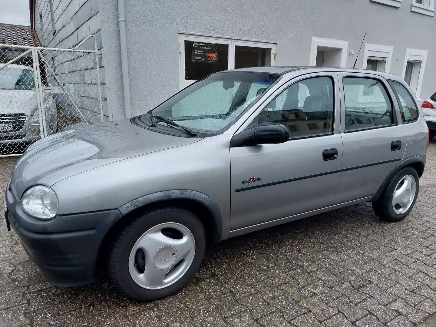 Opel Corsa 1,4 CORSA-B AUTOMATIK nur 18,500 Km 1 HAND Grau - 1