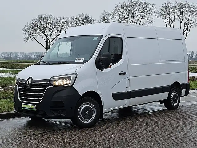 Renault Master T35 2.3 dCi 135 L2H2 airco, navi, pdc, trekhaak