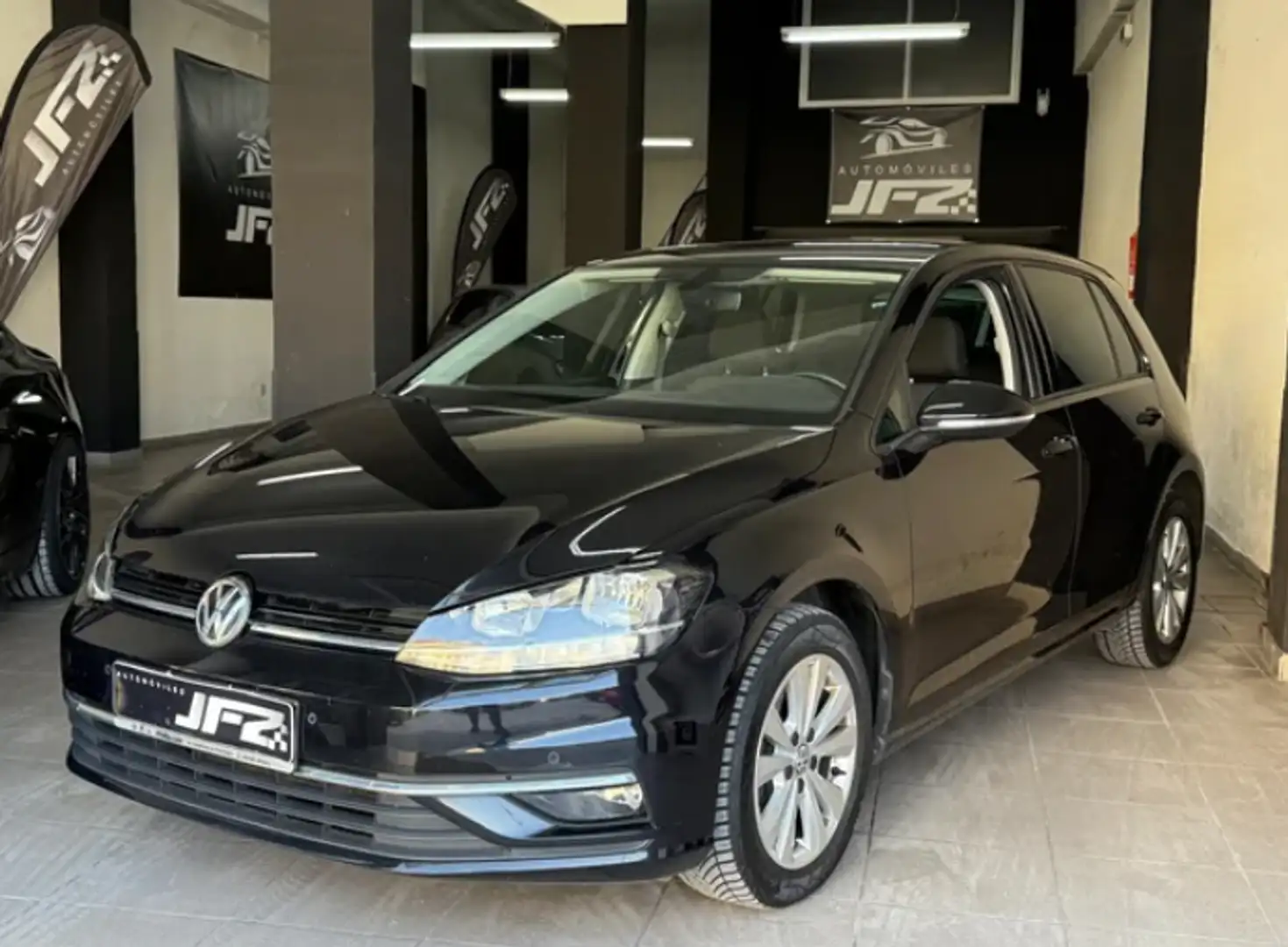 Volkswagen Golf 1.6TDI Last Edition 85kW - 2