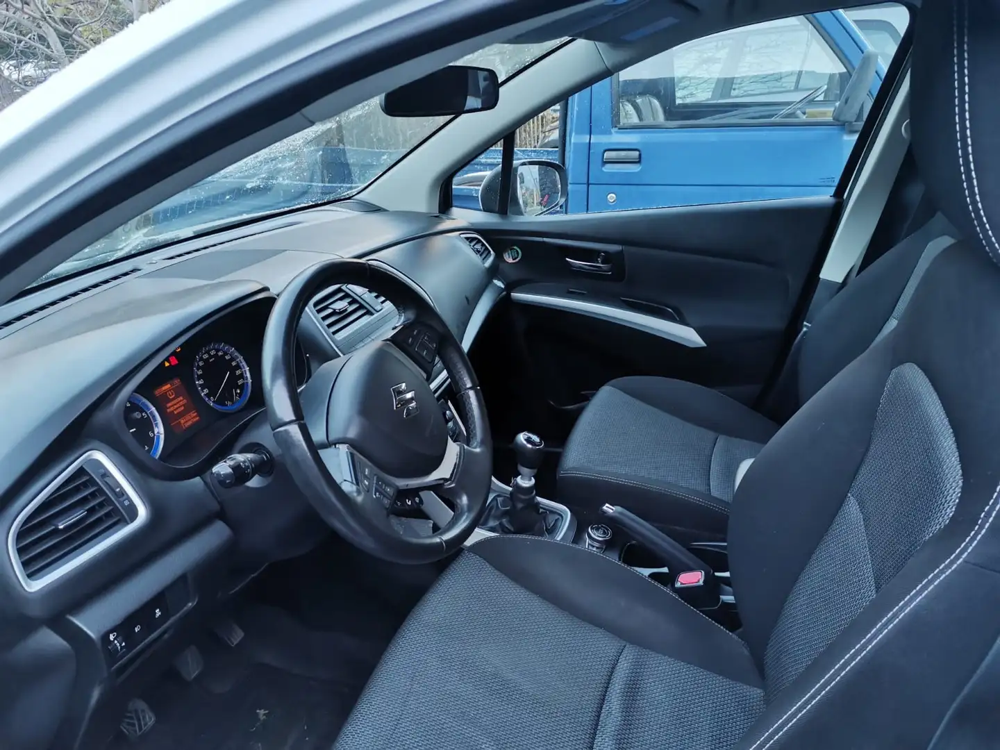 Suzuki S-Cross Білий - 1