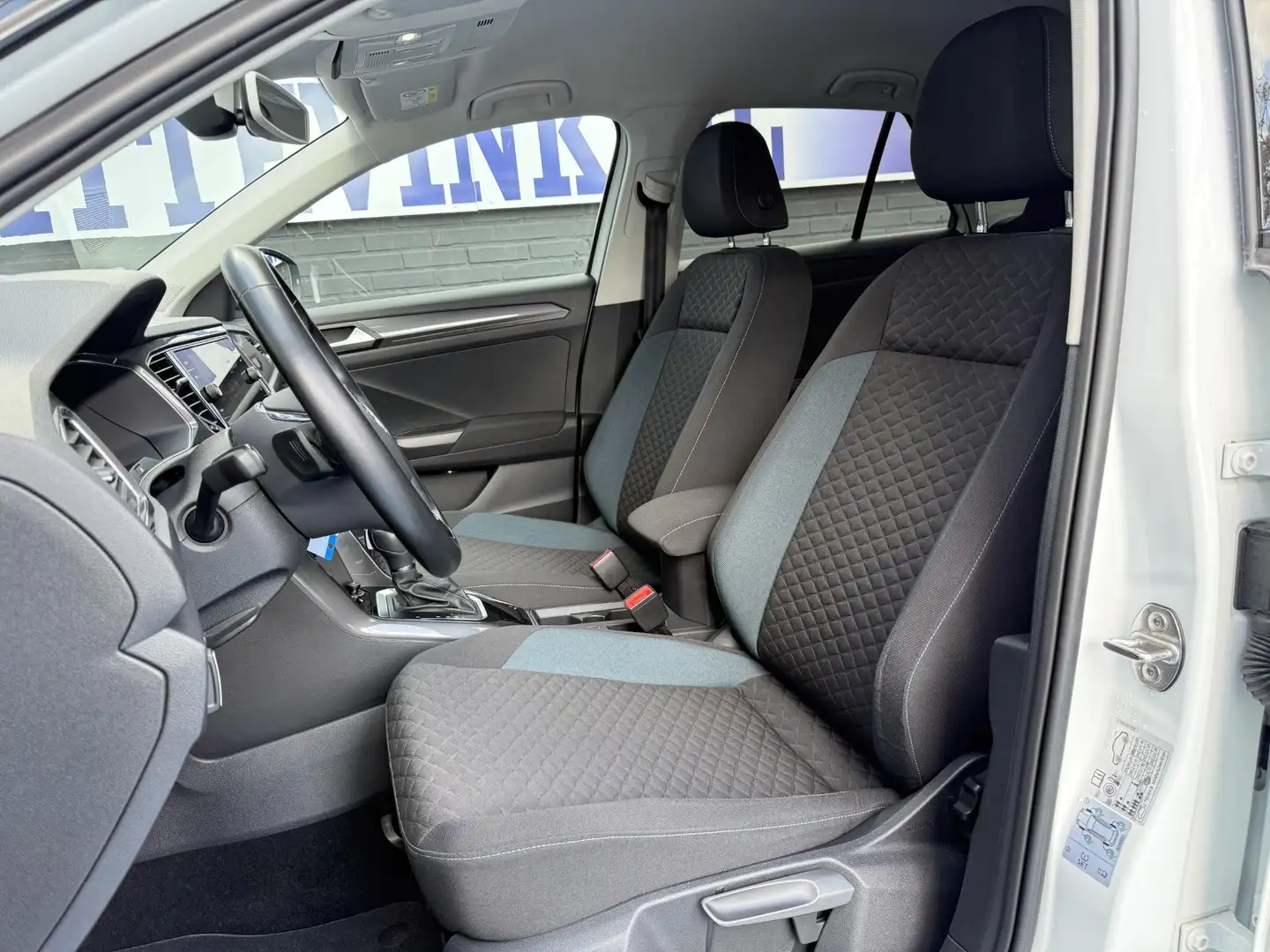 Volkswagen T-Roc 1.5 TSI ADAP CRUISE STOELVERW. AFN. TREKHAAK Wit - 2