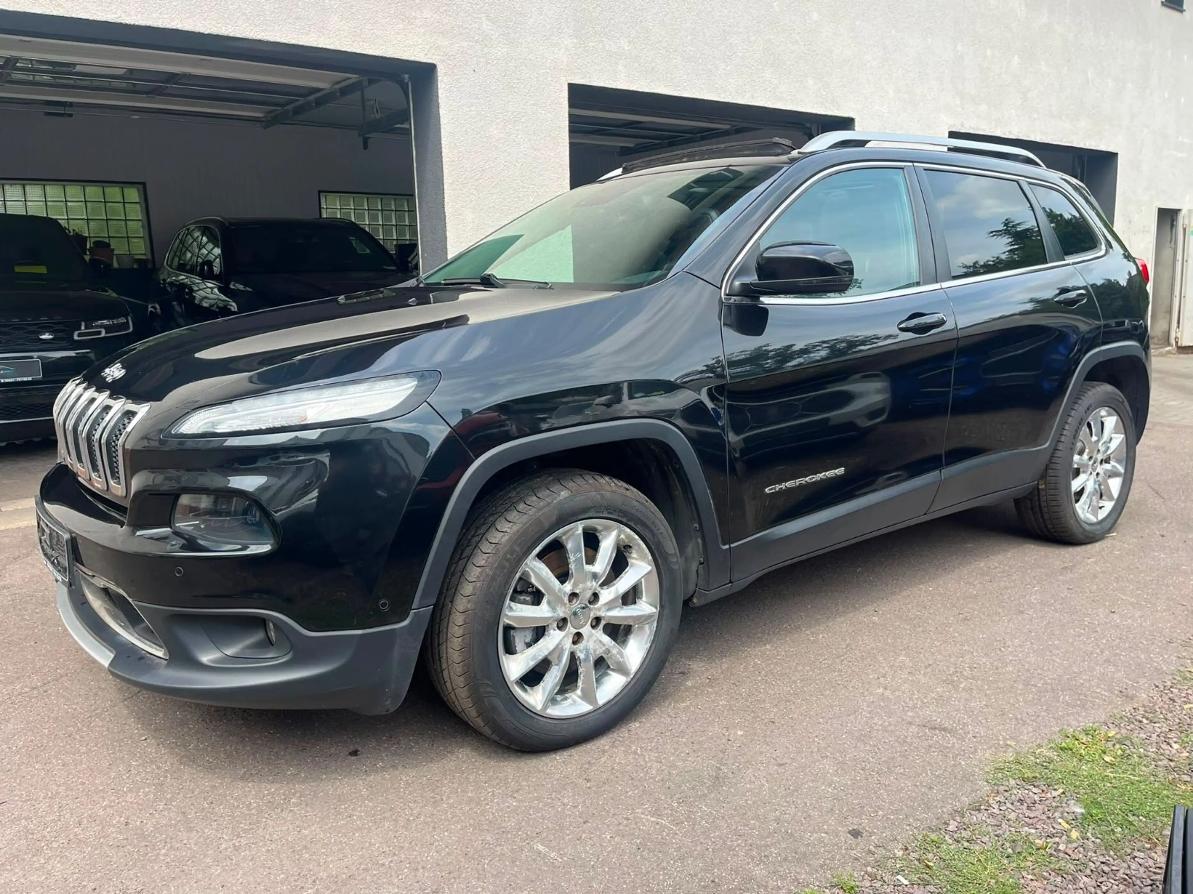 Jeep Cherokee Limited 4WD 2,0 Aut. Leder, PANORAMA — photo 4