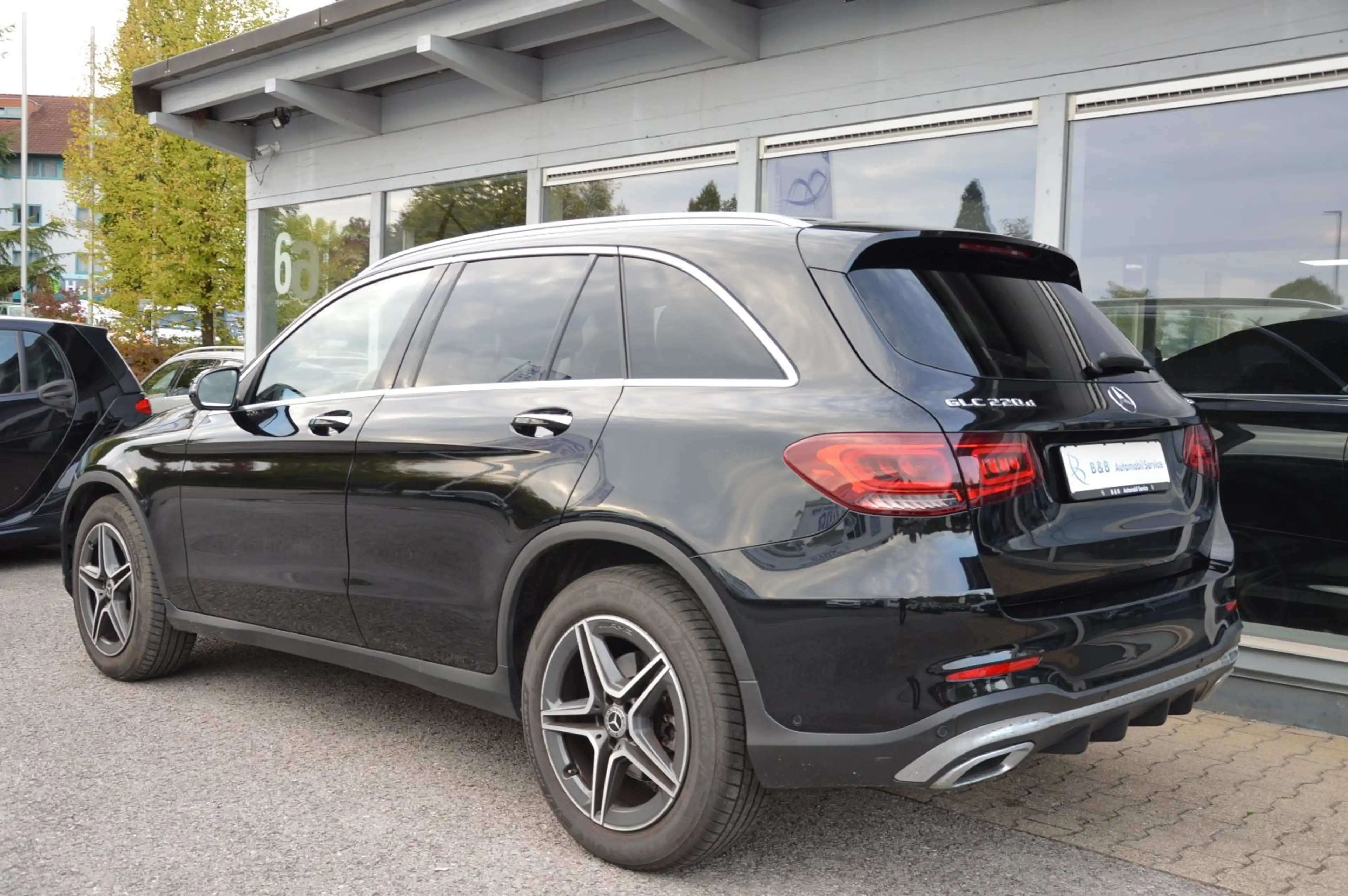 Mercedes-Benz GLC 220 d 4Matic*DISTRONIC* 360°-CAM*AMG*NAVI*9G* — photo 3
