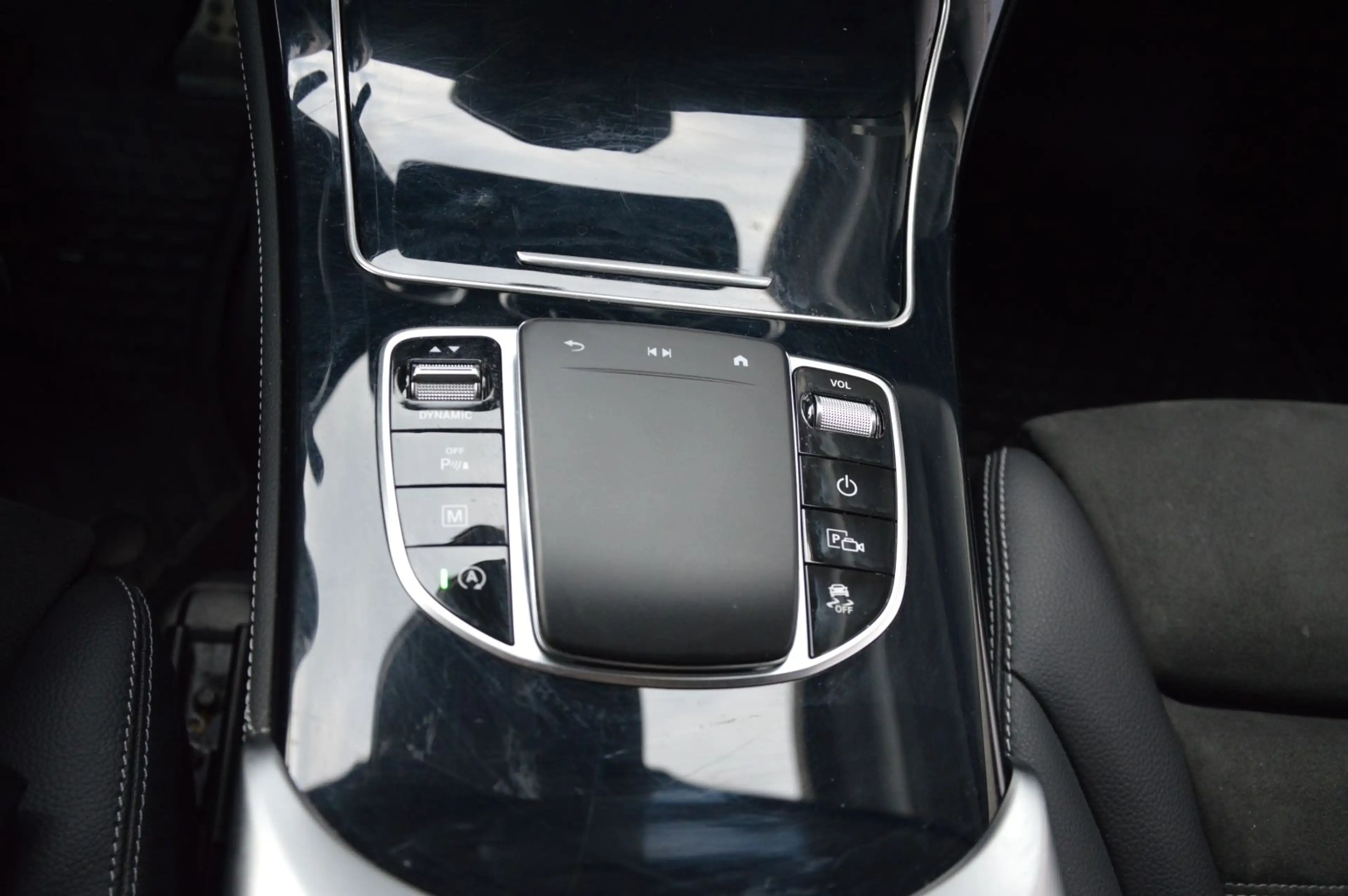 Mercedes-Benz GLC 220 d 4Matic*DISTRONIC* 360°-CAM*AMG*NAVI*9G* — photo 14