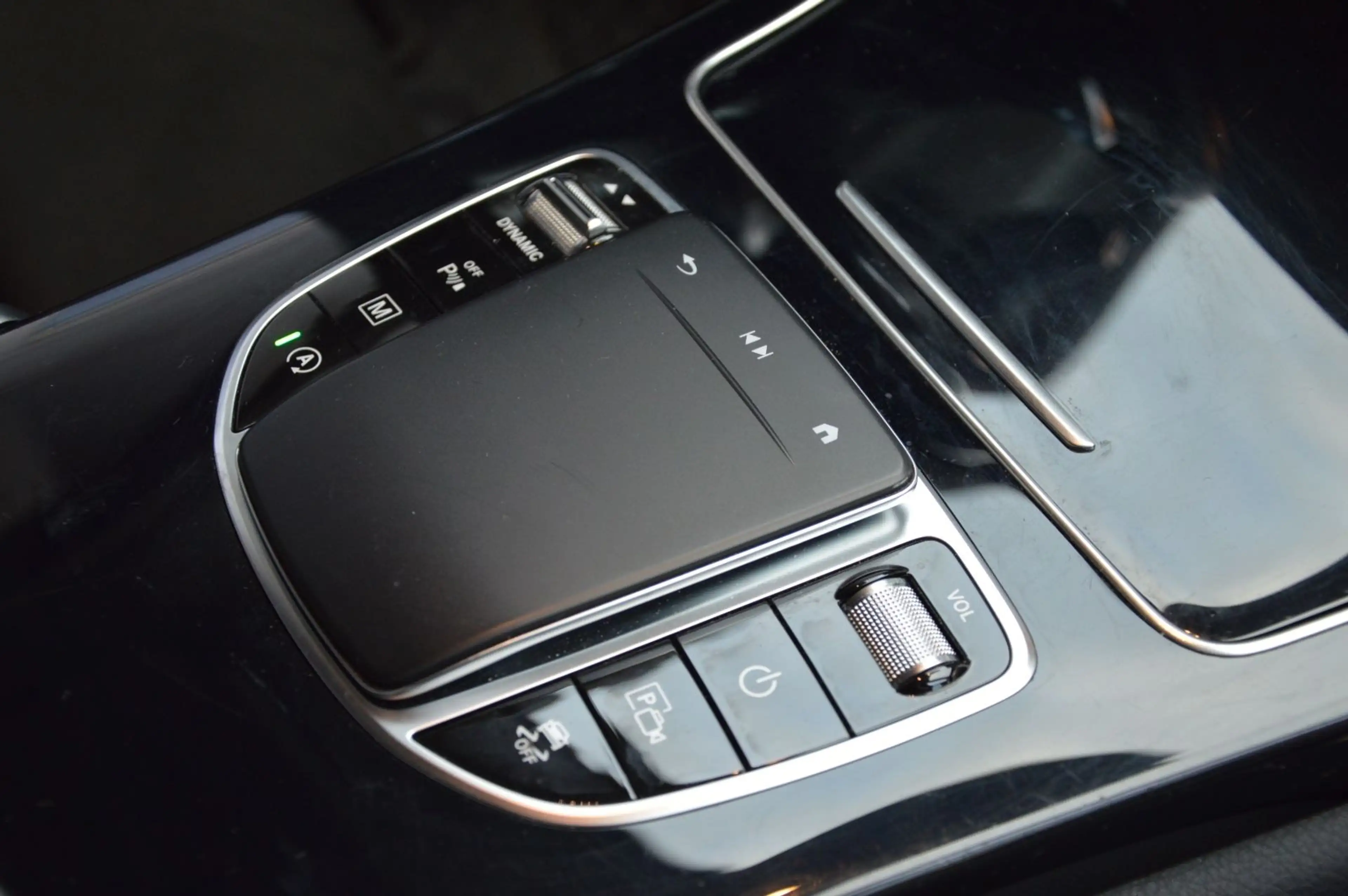 Mercedes-Benz GLC 220 d 4Matic*DISTRONIC* 360°-CAM*AMG*NAVI*9G* — photo 11