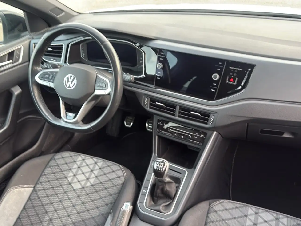 Volkswagen Taigo 1.0 TSI 81kW R-Line 10