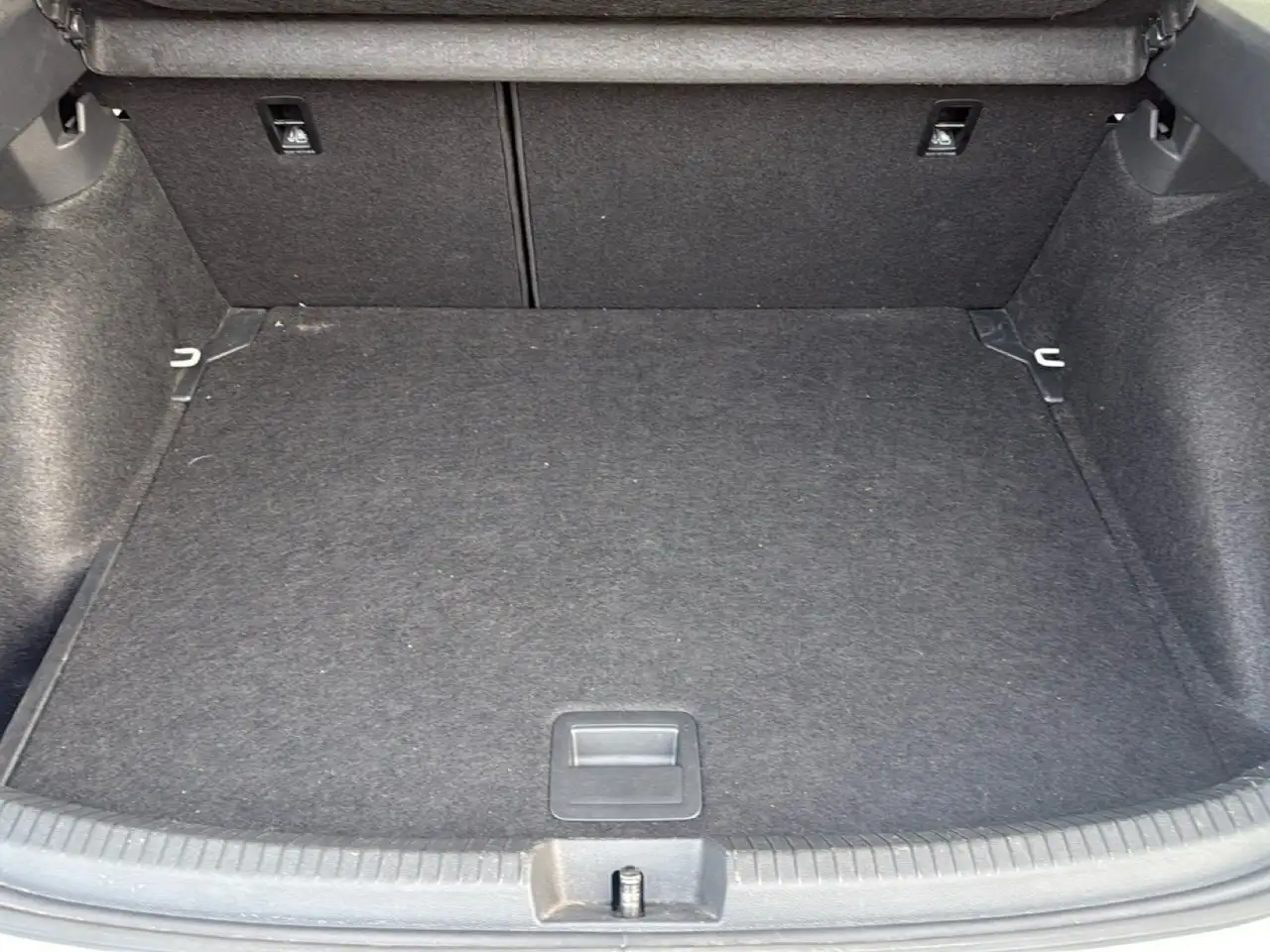 Volkswagen Taigo 1.0 TSI 81kW R-Line 9