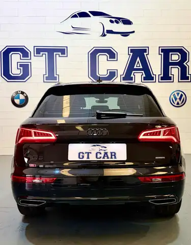 Audi Q5 view 8