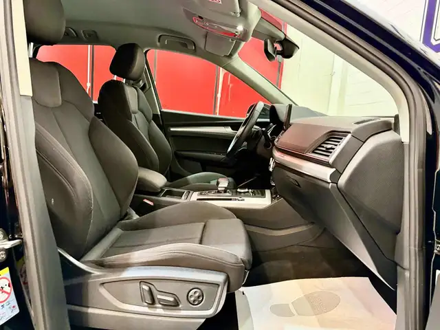 Audi Q5 view 13